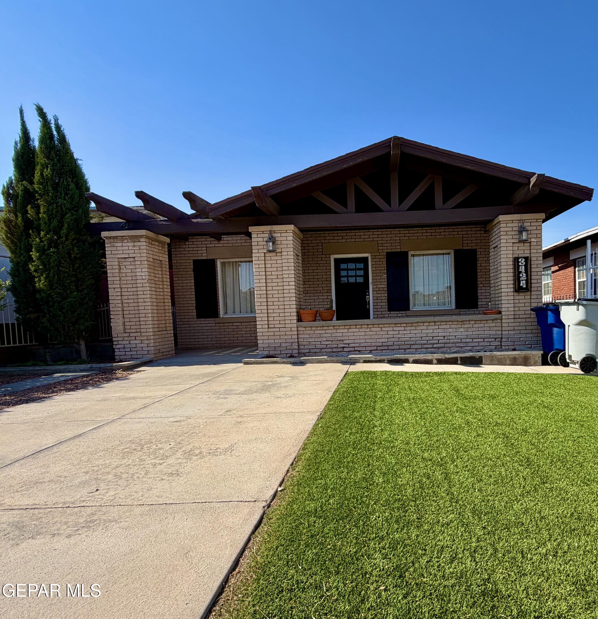 3424 la Luz Avenue — photo