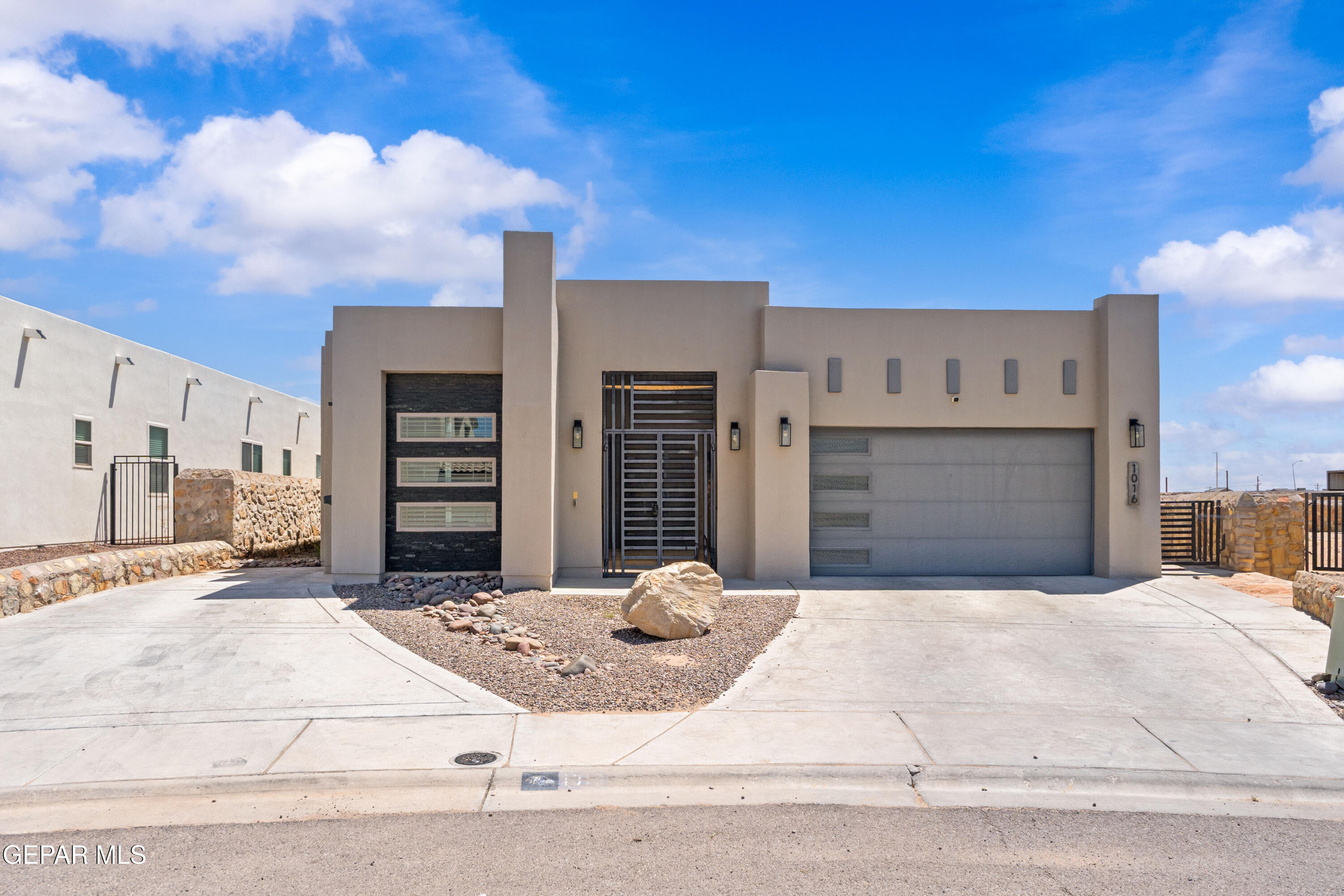 1016 Gaitan Street — photo