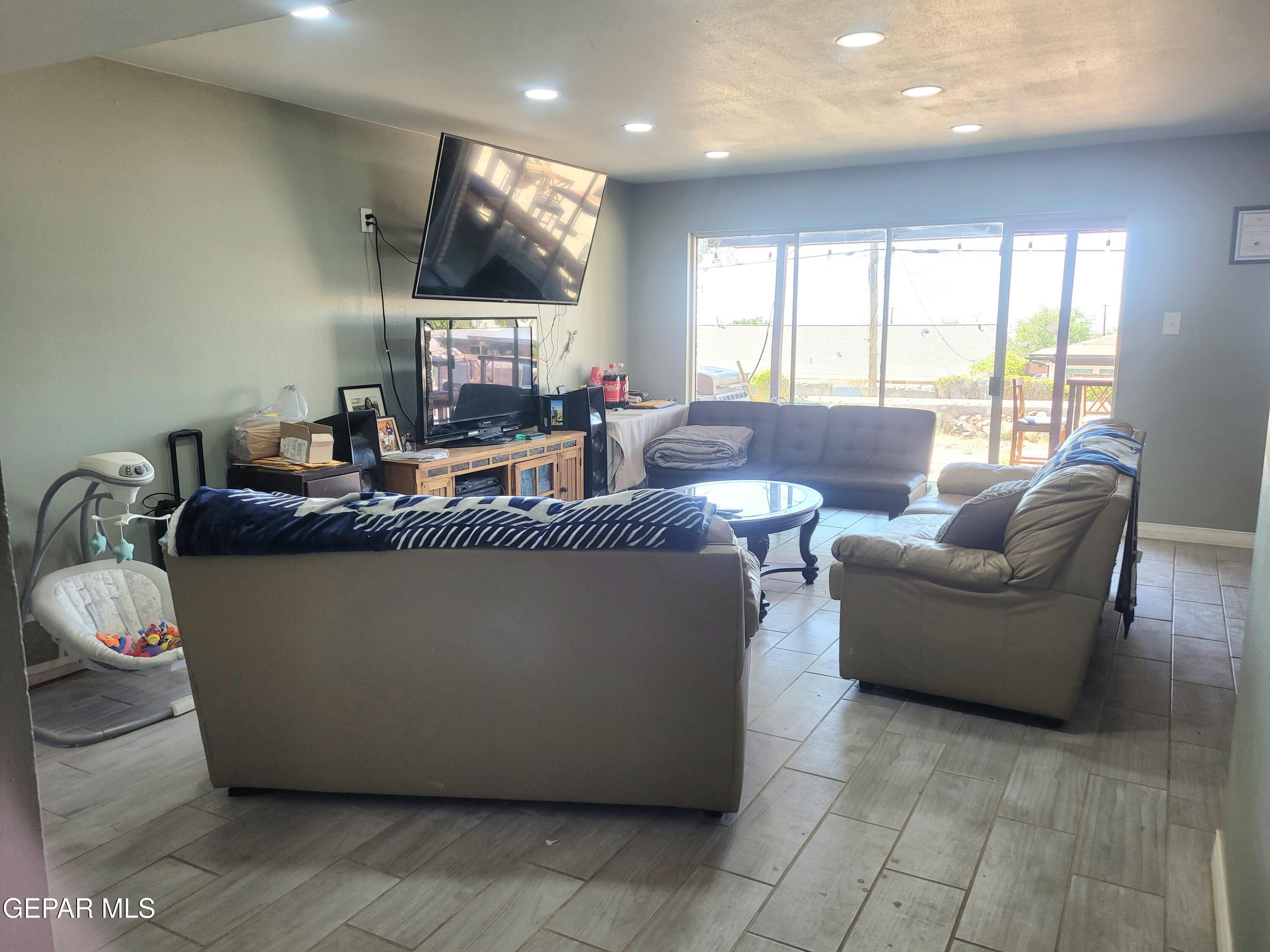 3024 Tyler Avenue — photo