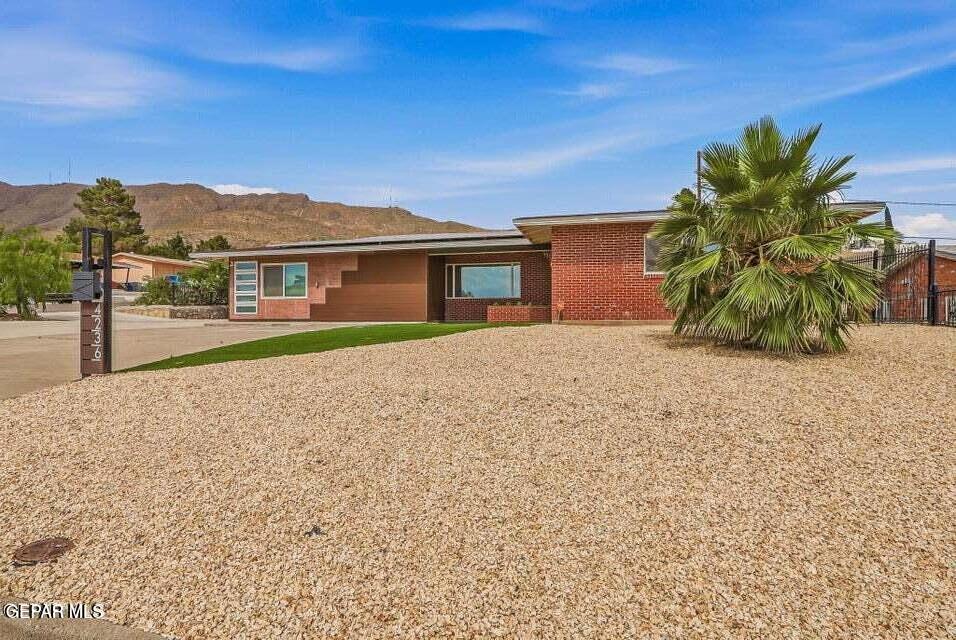 4236 Buckingham Drive — photo