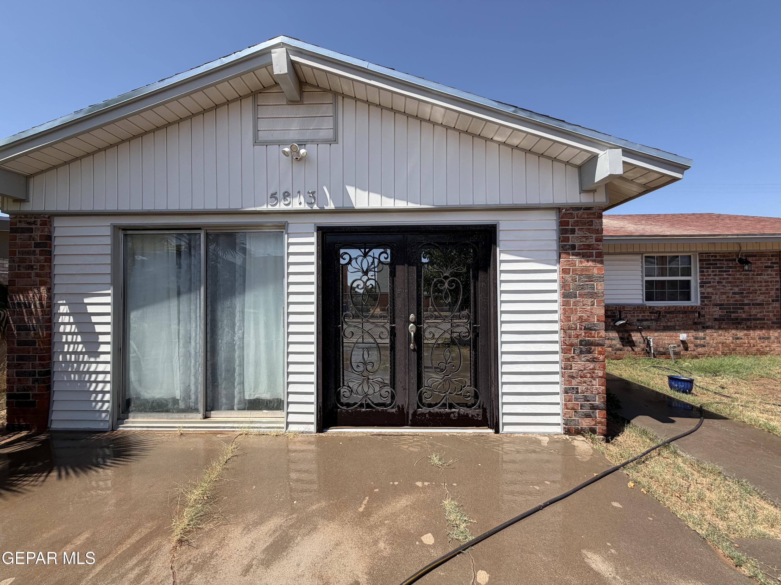 5813 Laramie Circle — photo