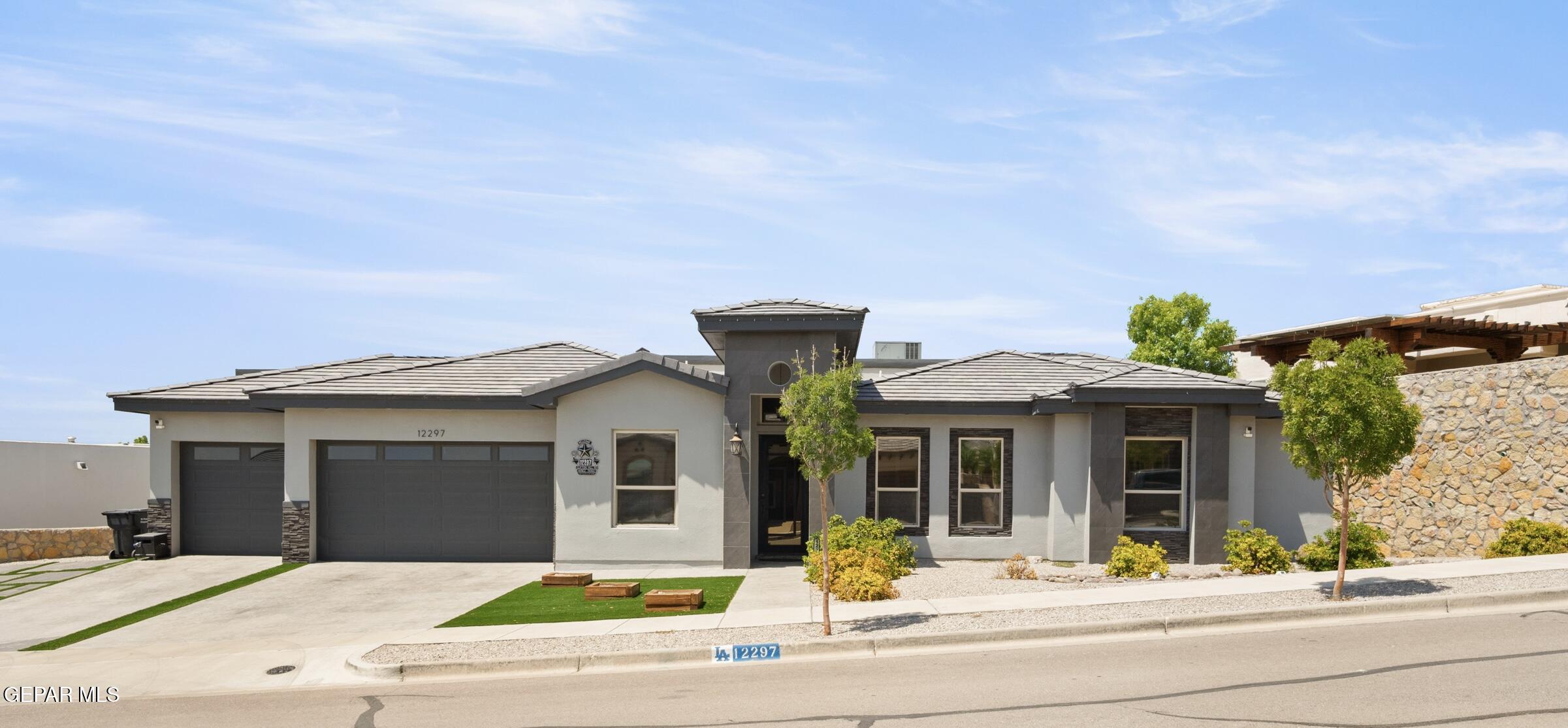 12297 Clifton Hill Road — photo