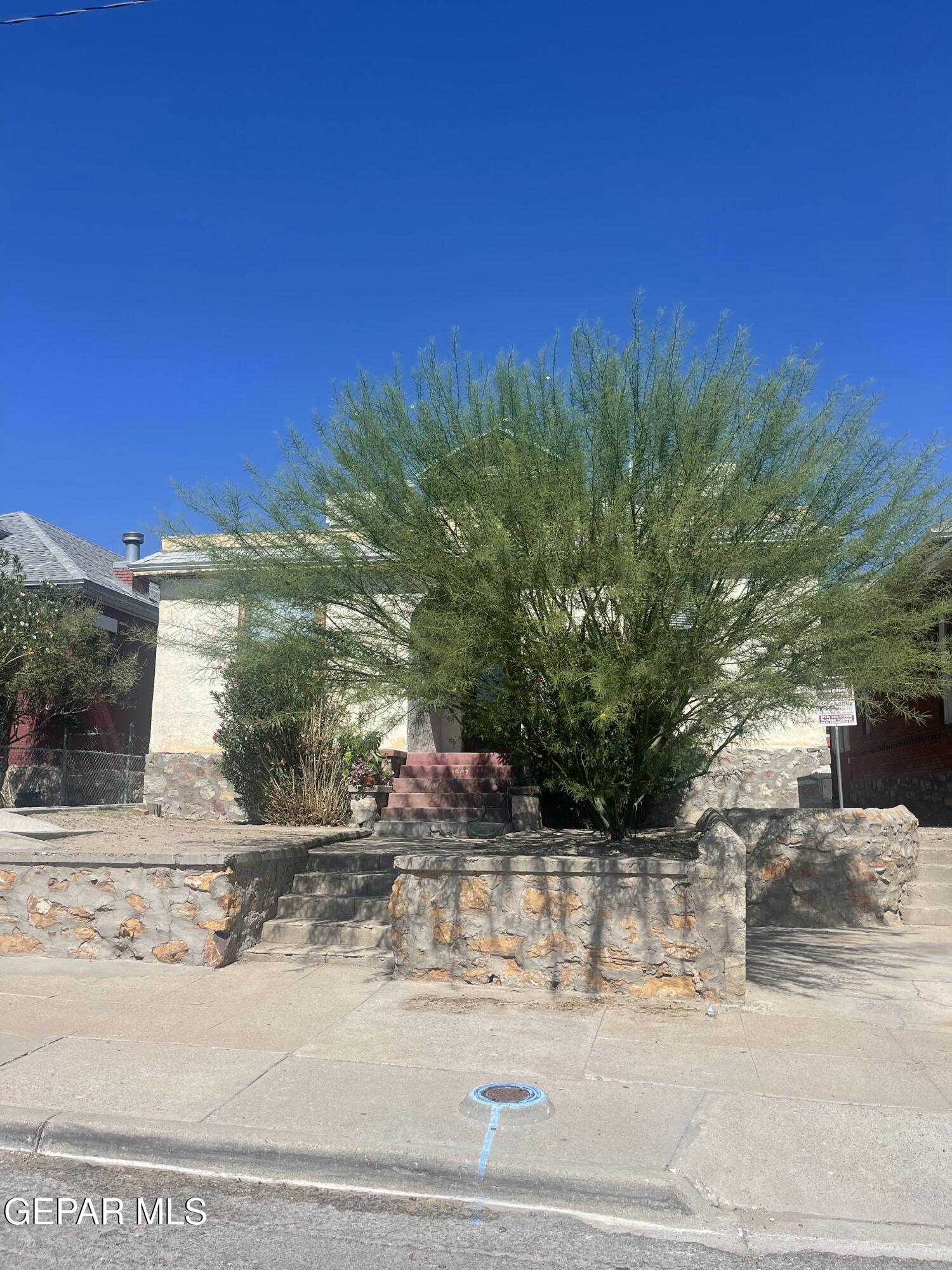 1907 Arizona Avenue #1 — photo