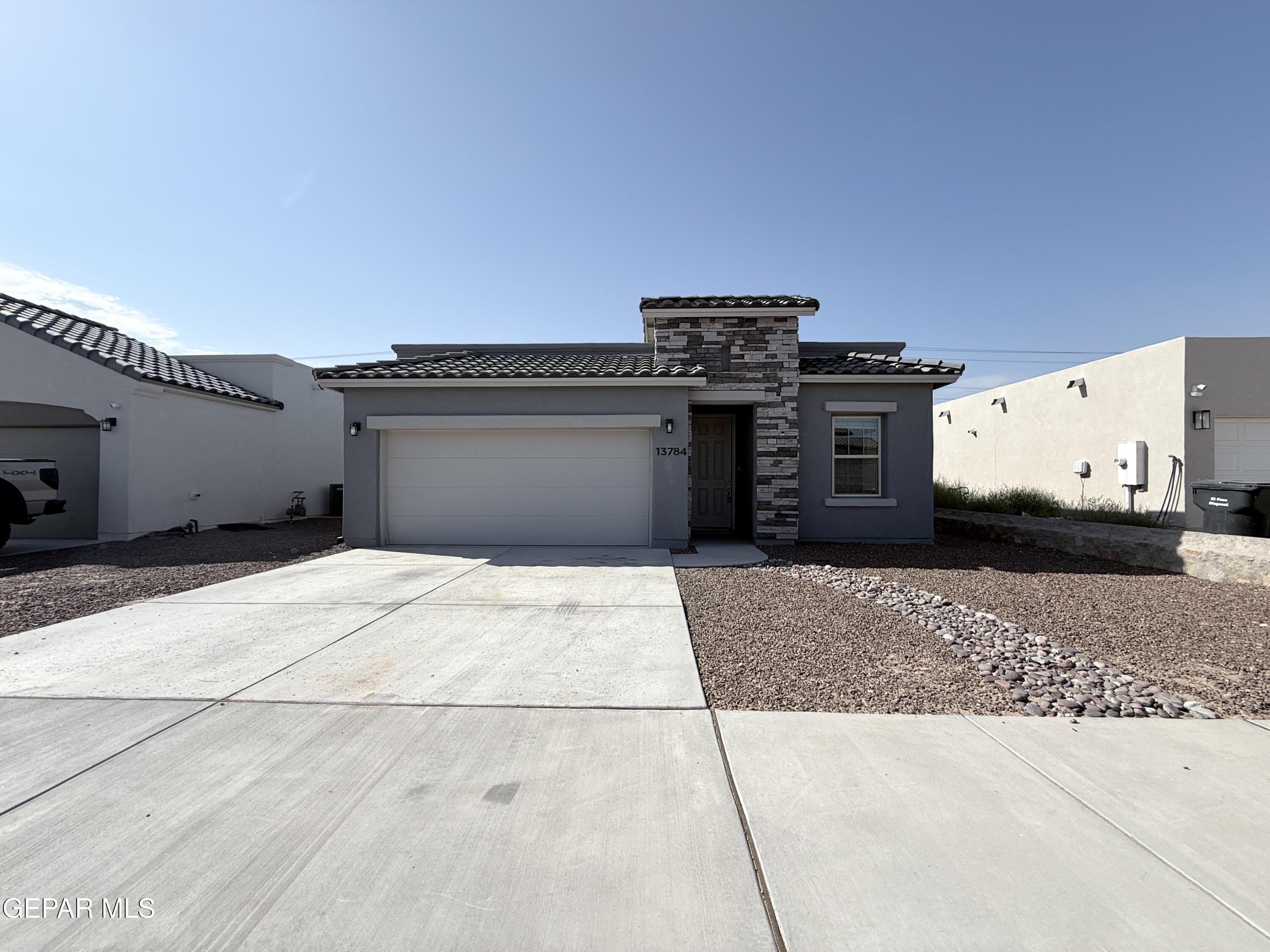 13784 Loreina Luz Avenue — photo