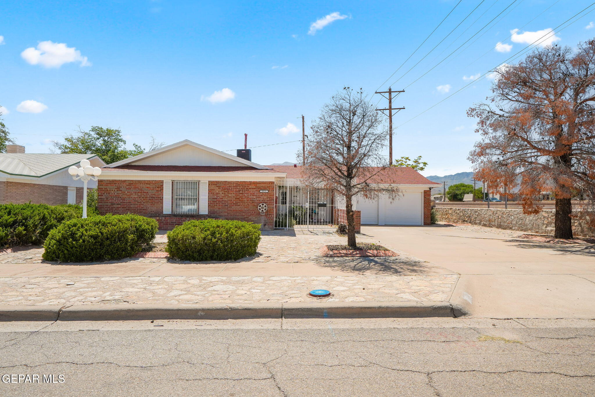 9929 Audobon Street — photo