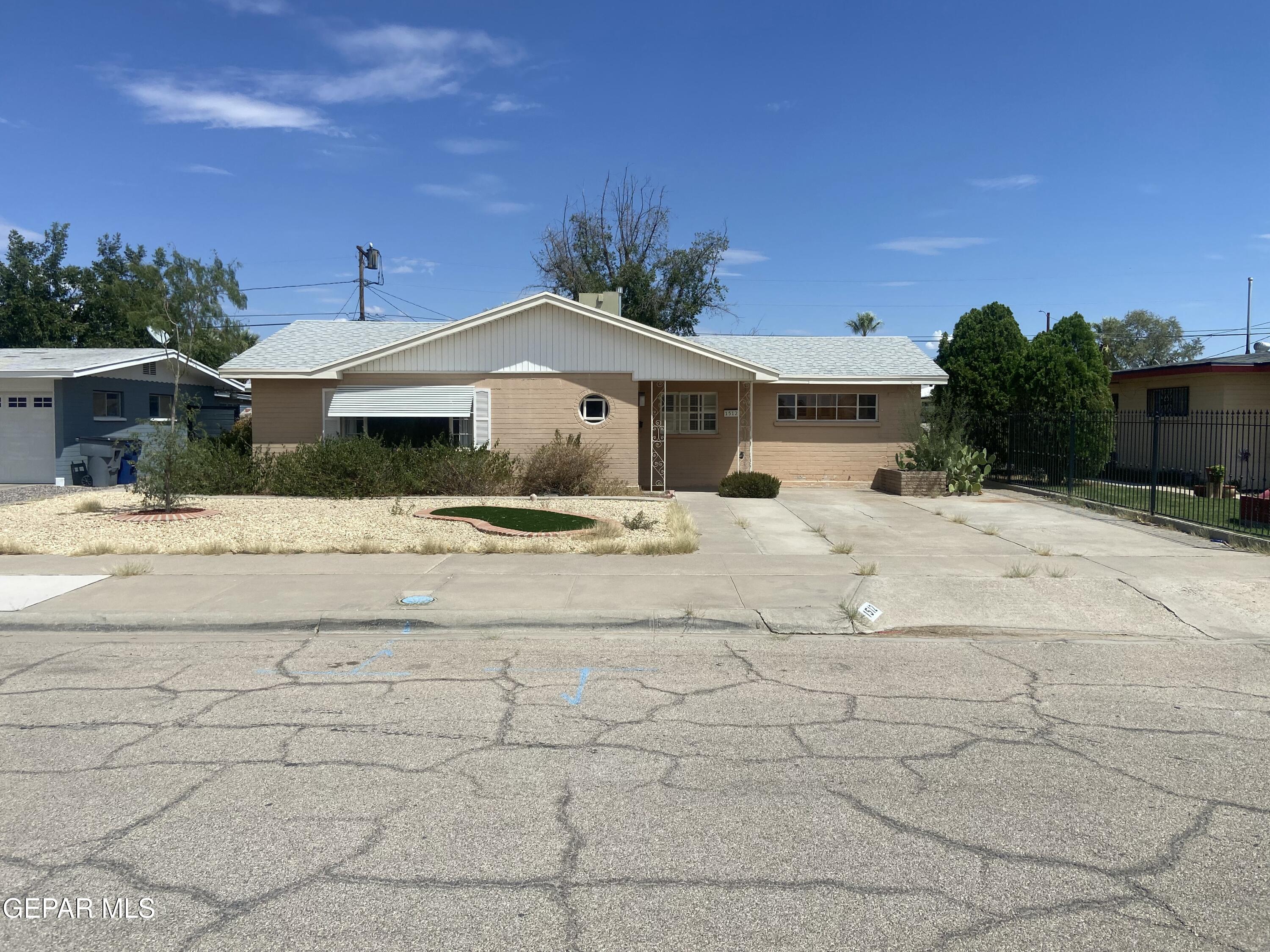 1512 Meadowview Drive — photo