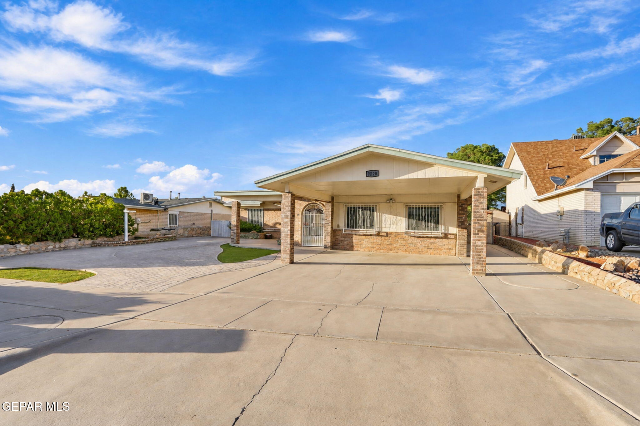 8528 Saratoga Drive — photo
