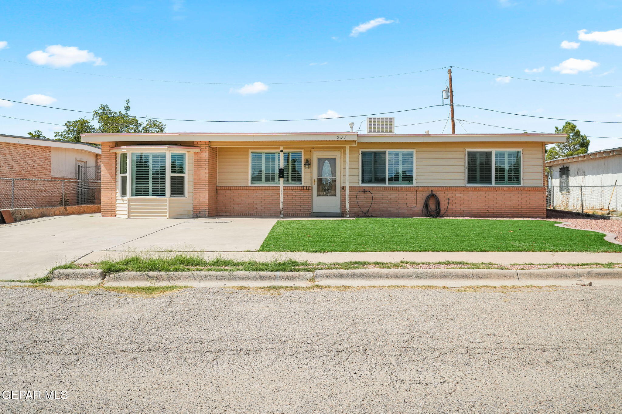 537 Gilmore Way — photo