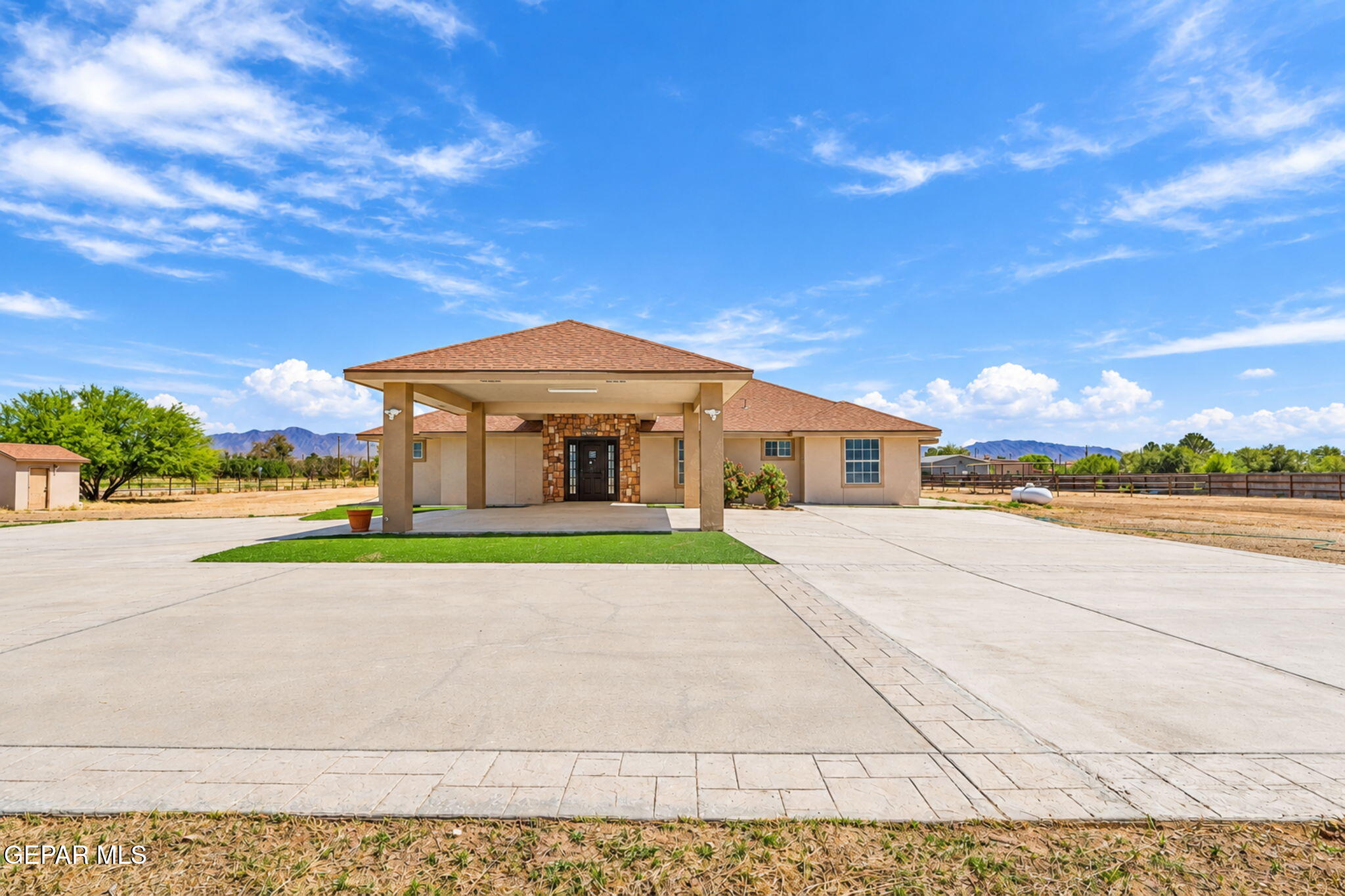 730 Strawberry Circle — photo