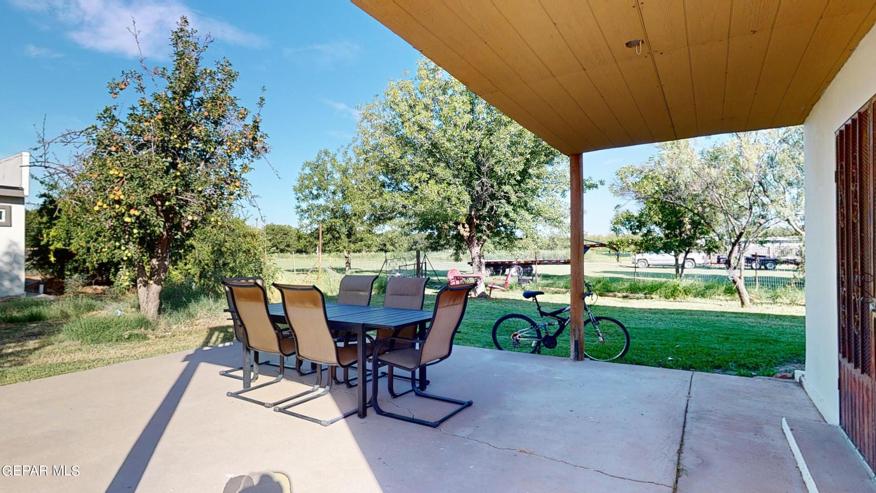 12421 N Loop Drive, Clint, TX 79836 — photo 3