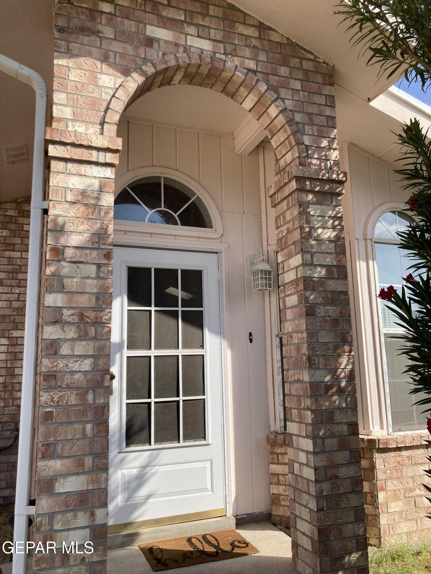 9145 Bur Oak Circle — photo