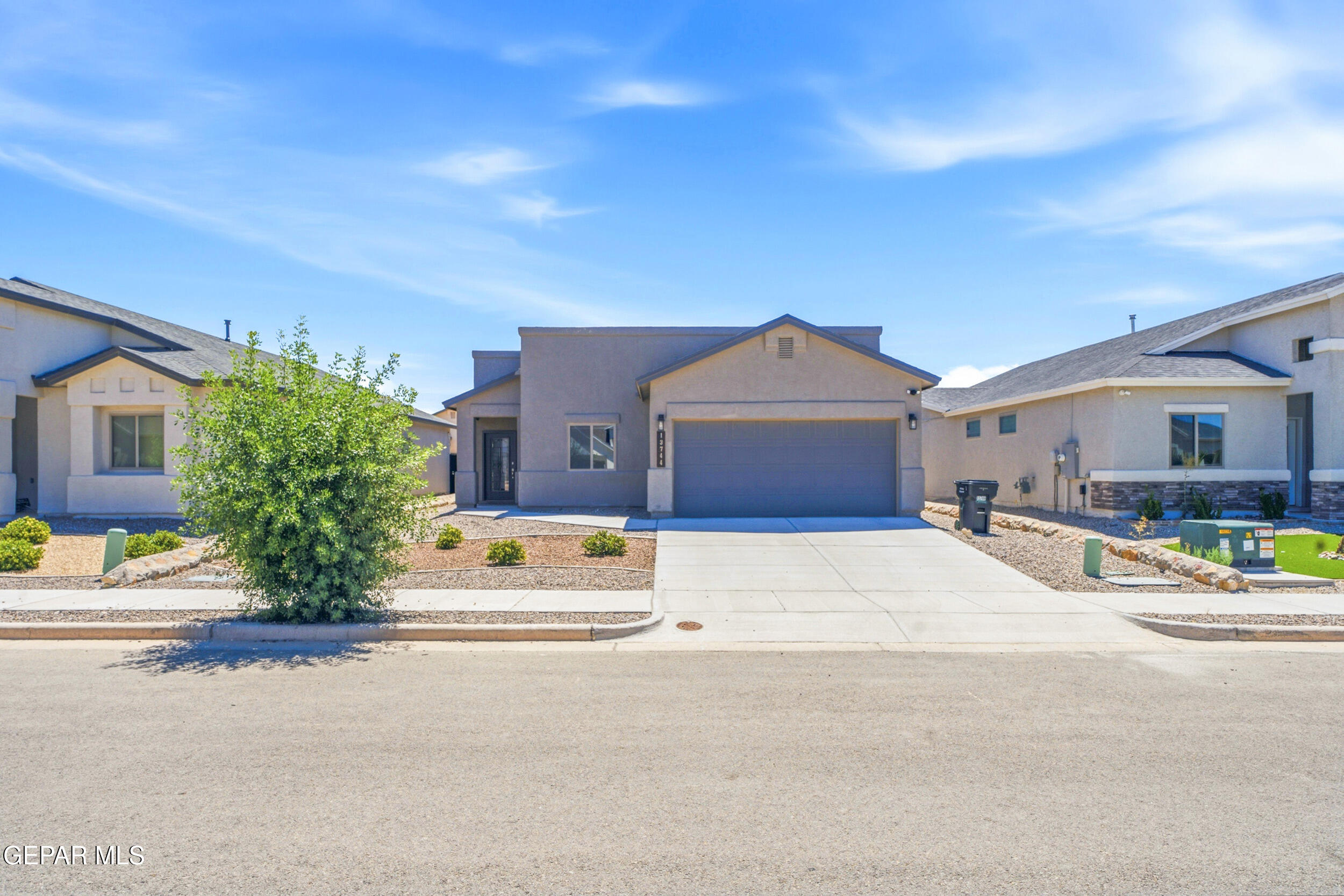 13744 Lago Vista Avenue — photo