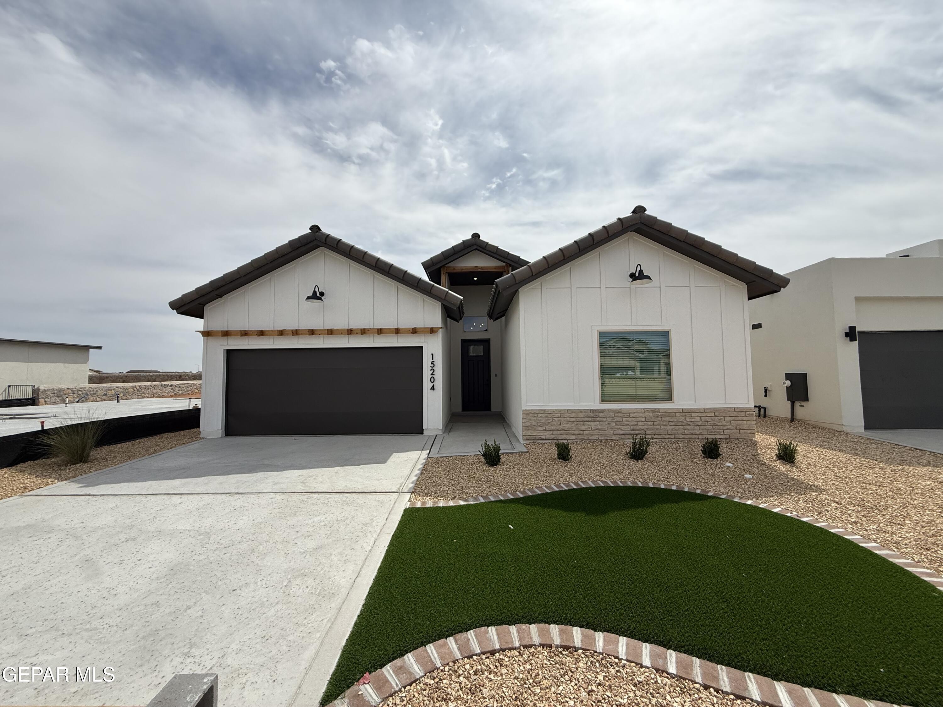 15204 Endurance Avenue — photo