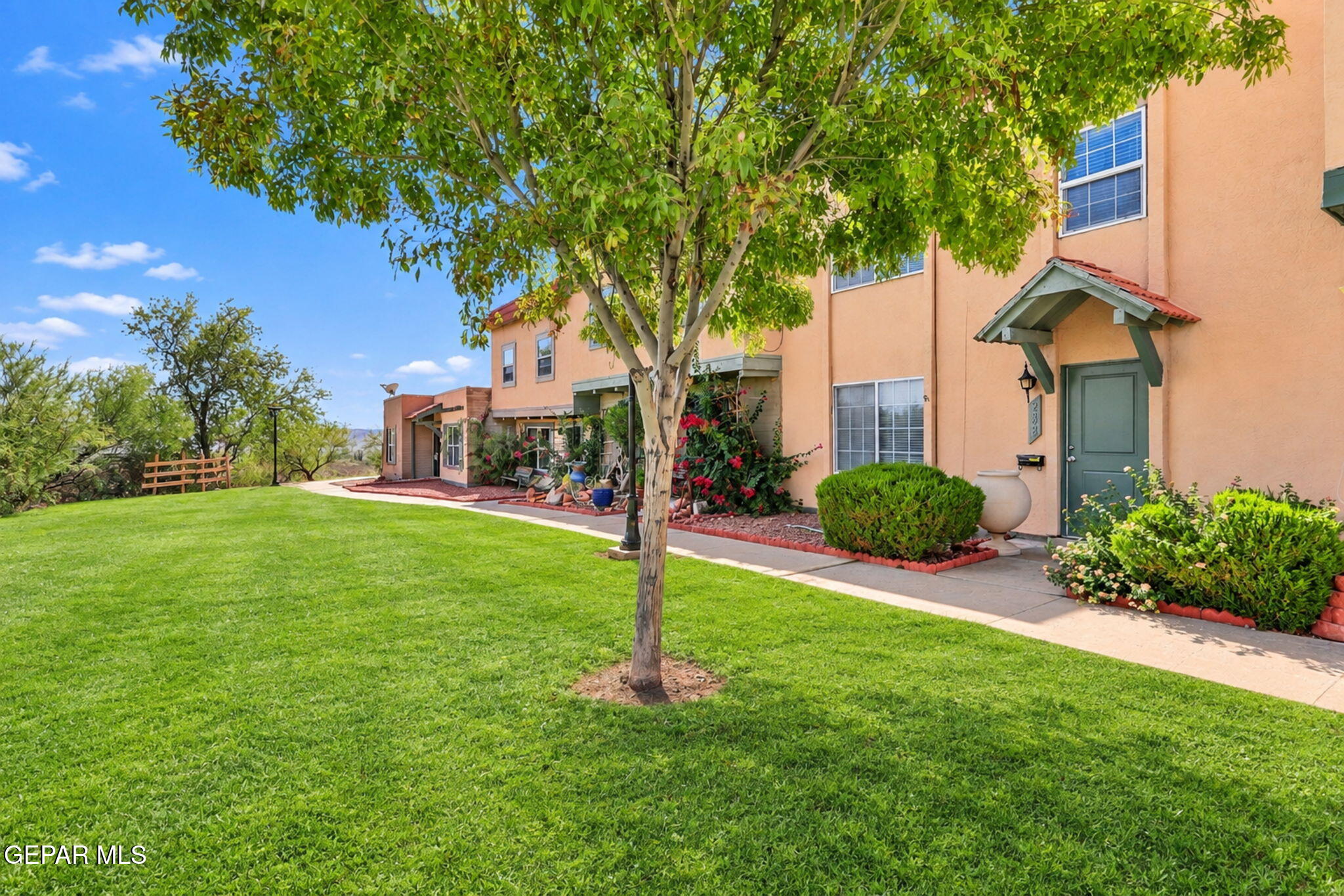 282 Maricopa Drive — photo