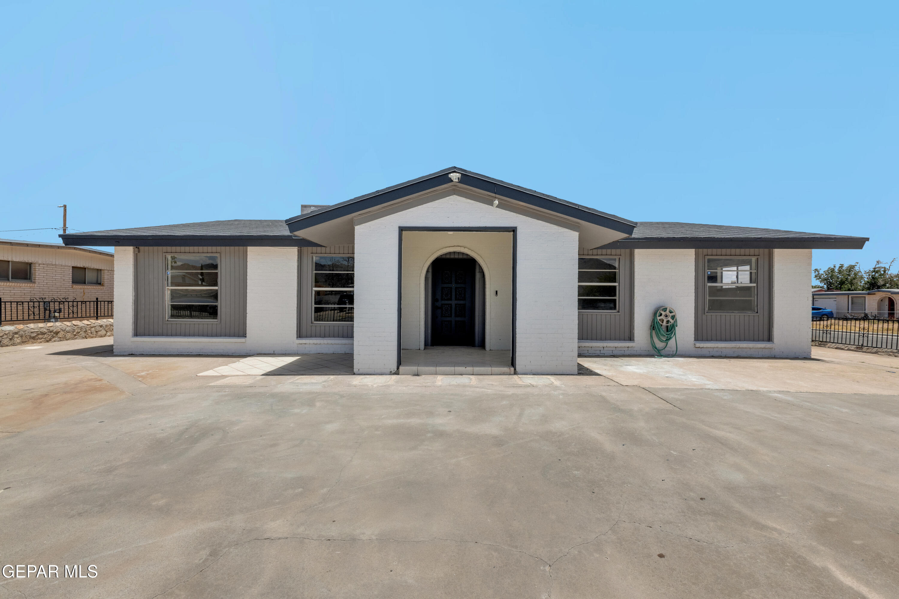 10440 Hodges Circle — photo