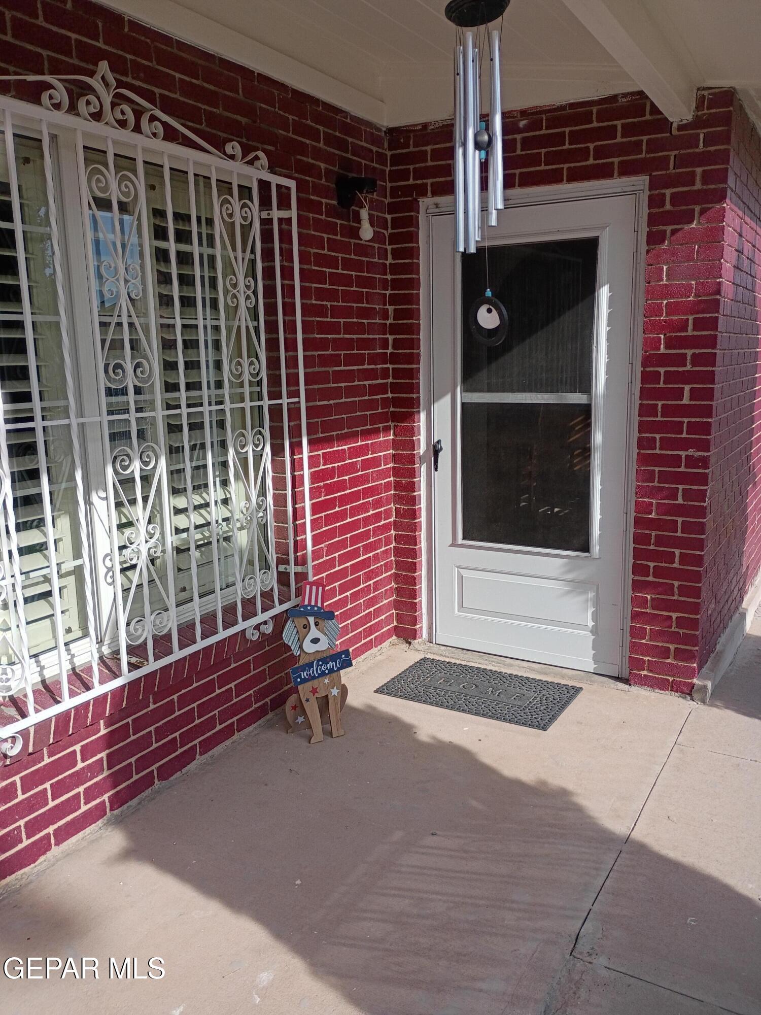 401 Feliz Place — photo
