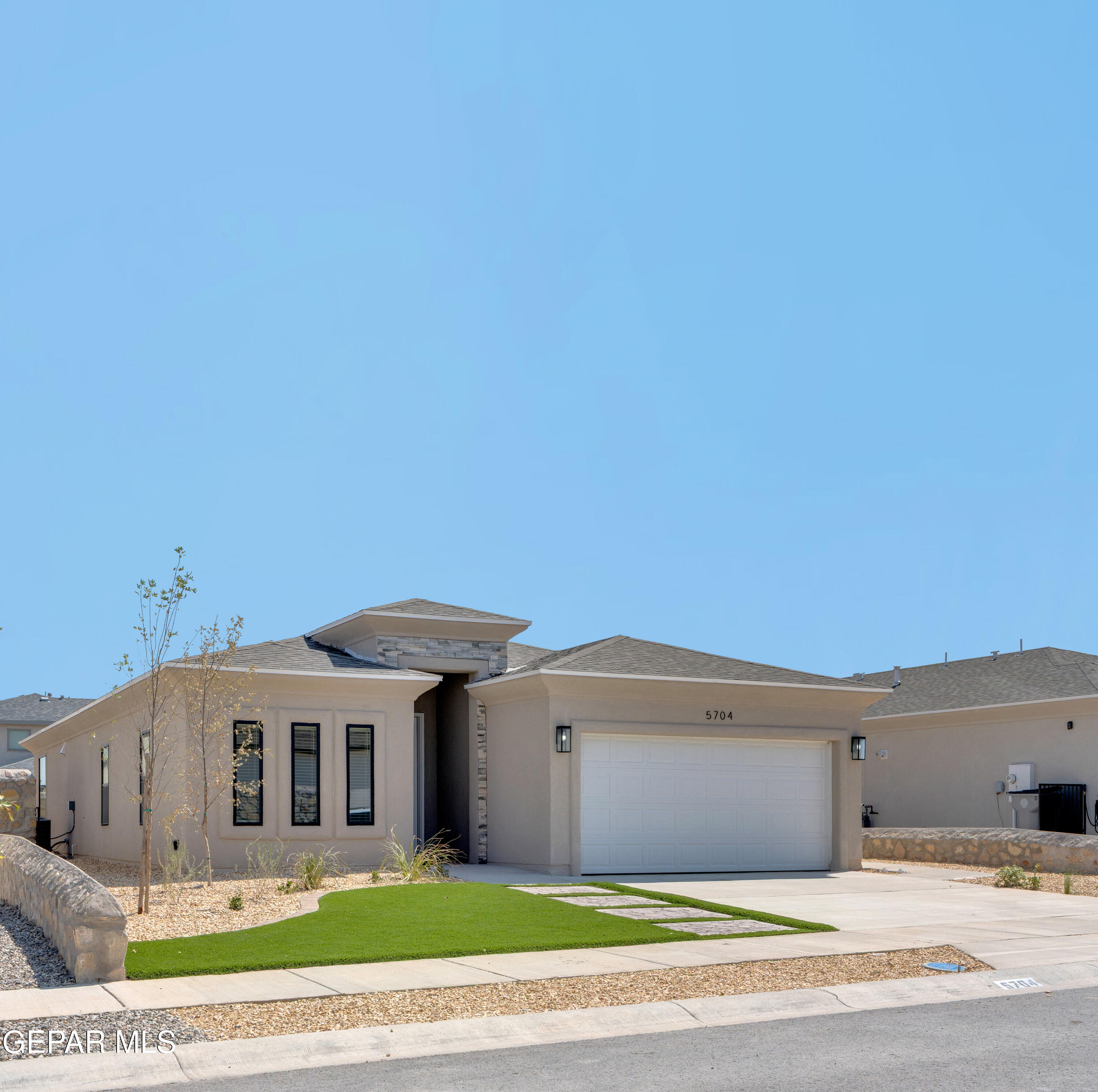 11829 Senda Place — photo