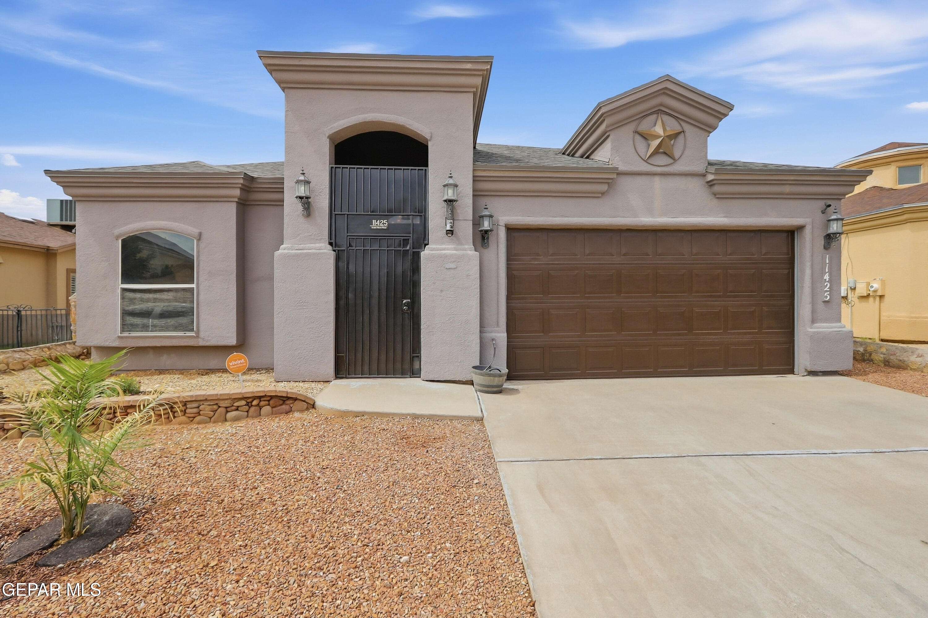 11425 Victor Flores Place — photo