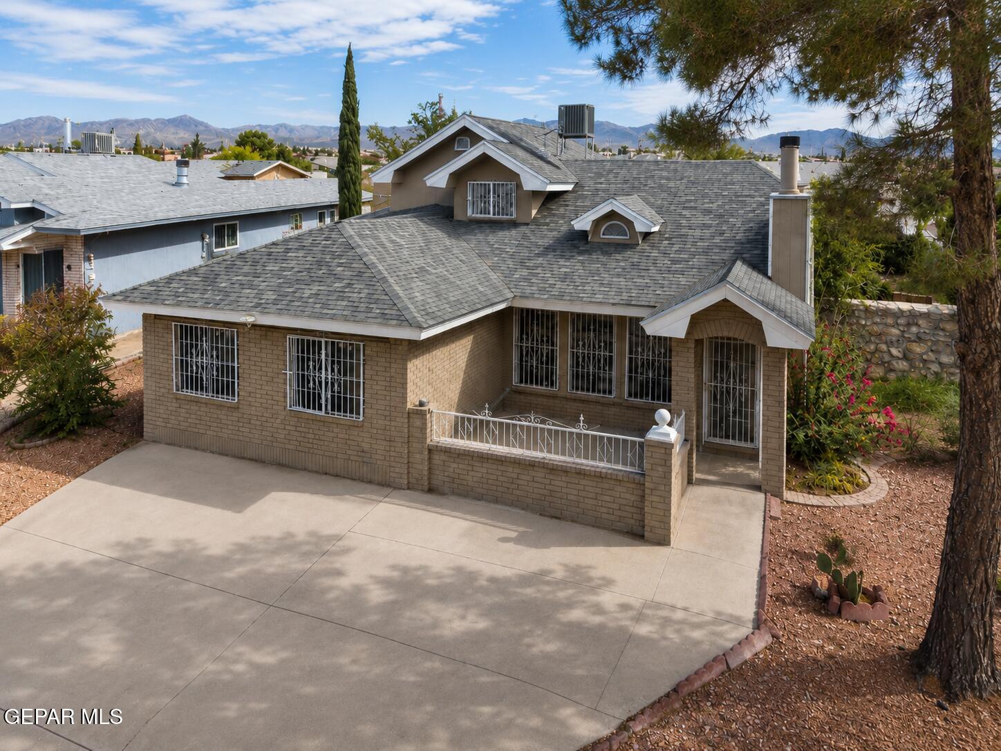 11829 Henry Phipps Drive — photo