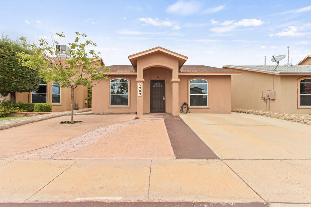 3909 Tierra Zafiro Drive — photo