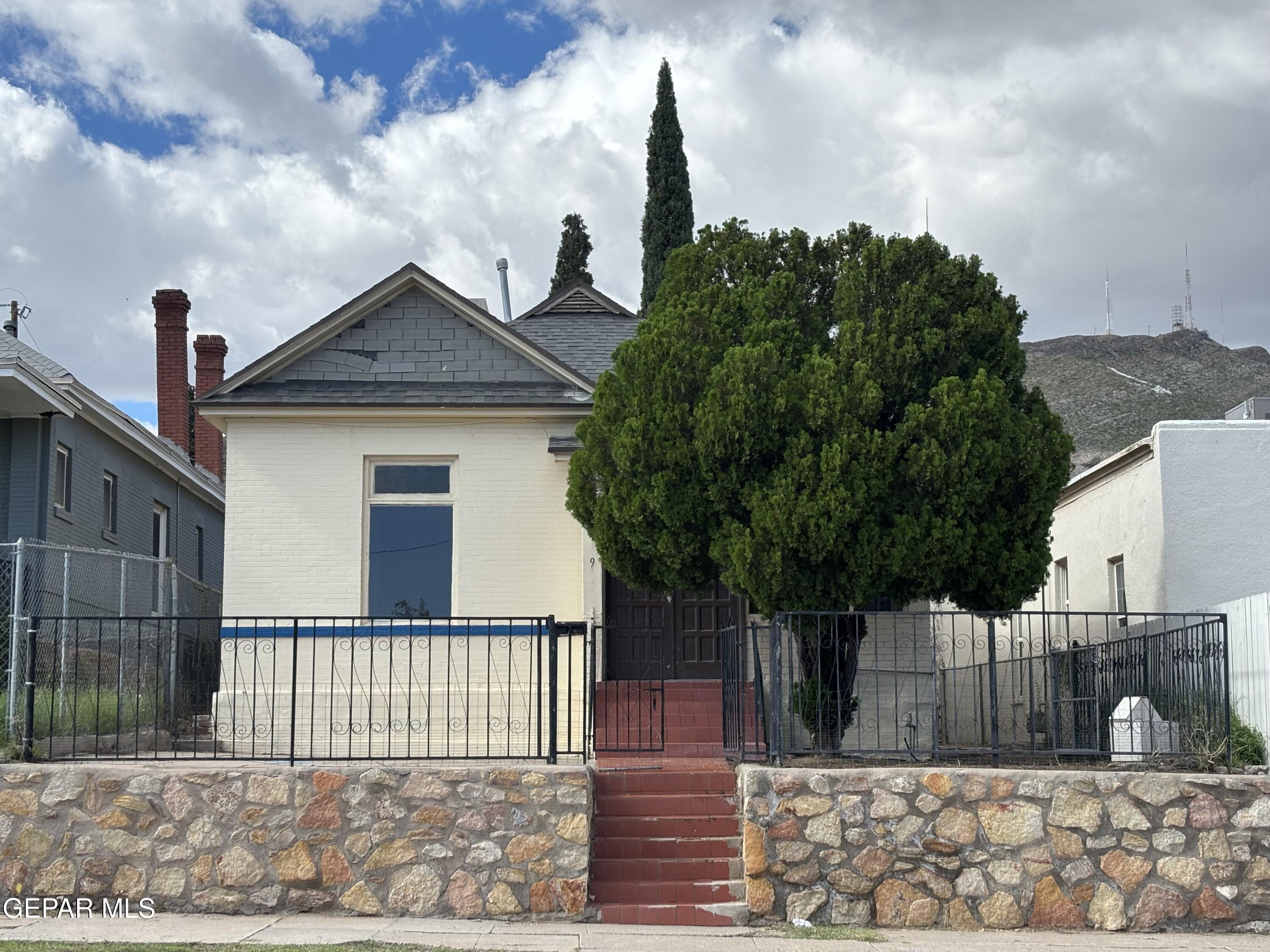 1931 Arizona Avenue a — photo