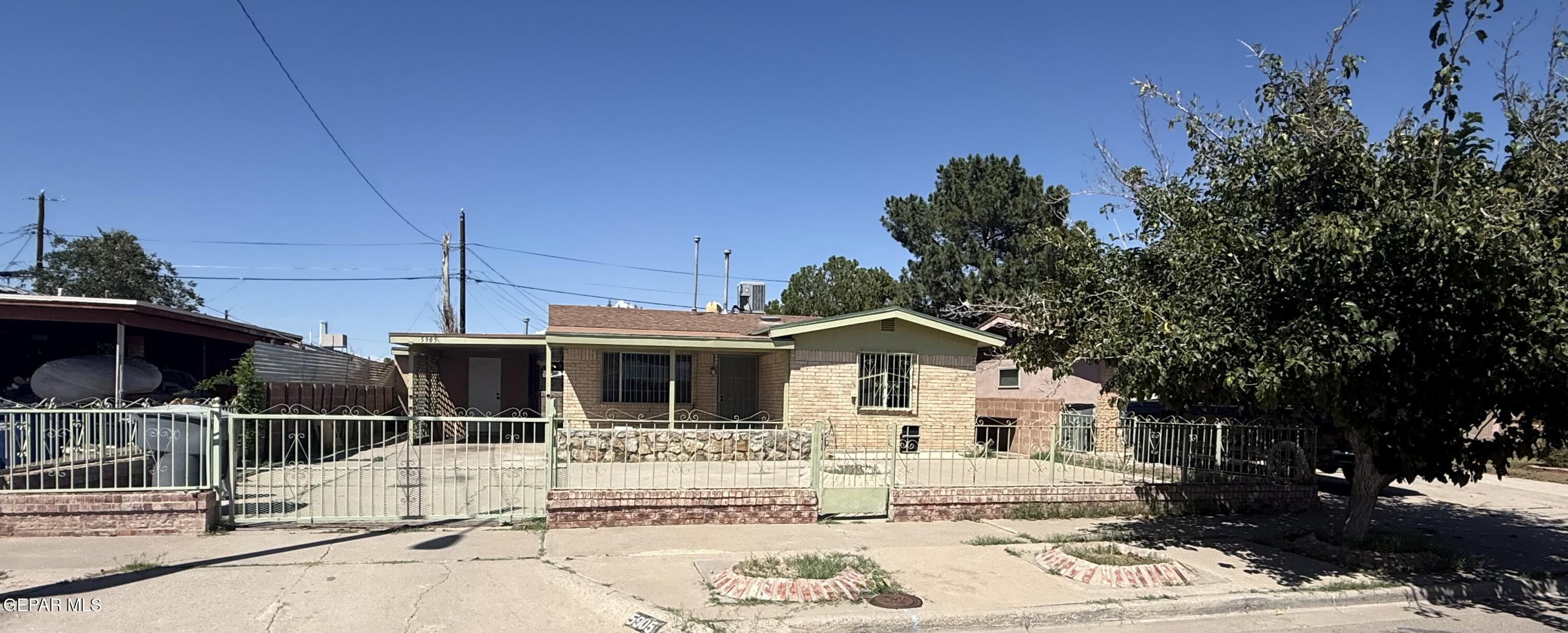 5905 Mainzer Avenue — photo