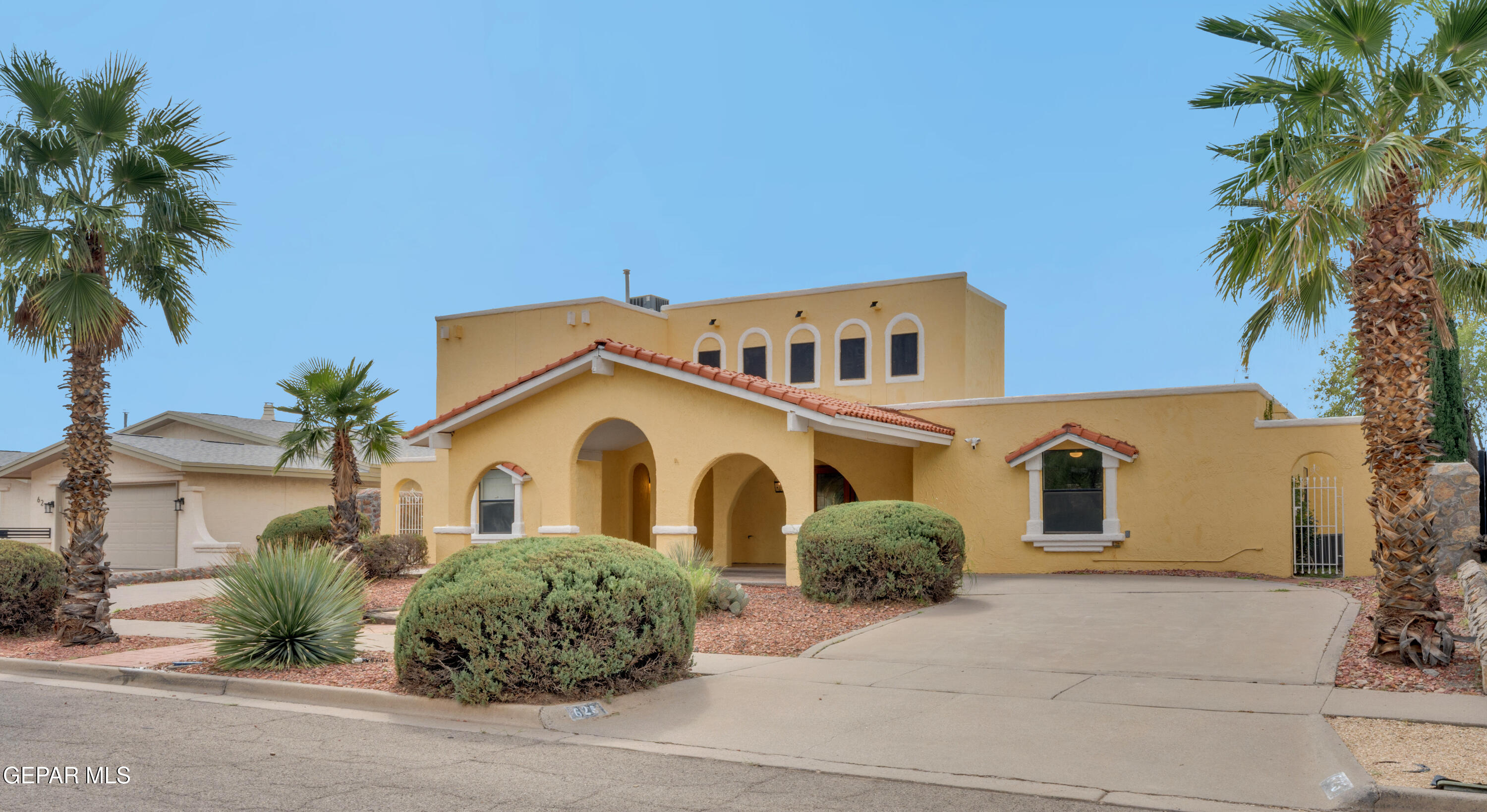 625 Cresta Alta Drive — photo