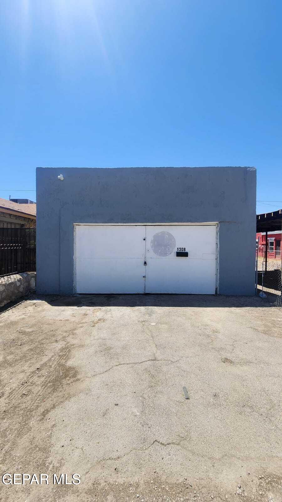 1308 E San Antonio Avenue — photo
