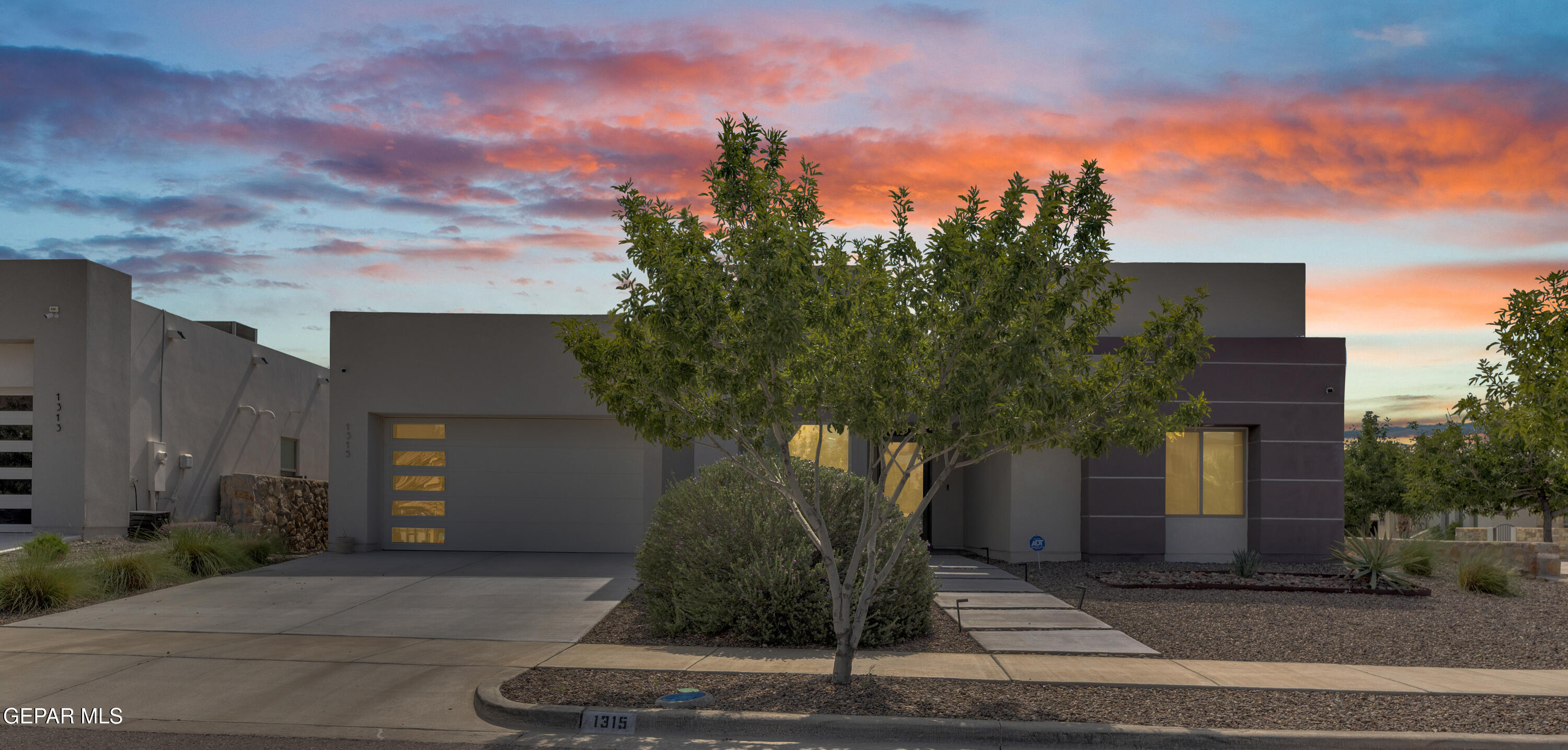 1315 Desert Sky Place — photo