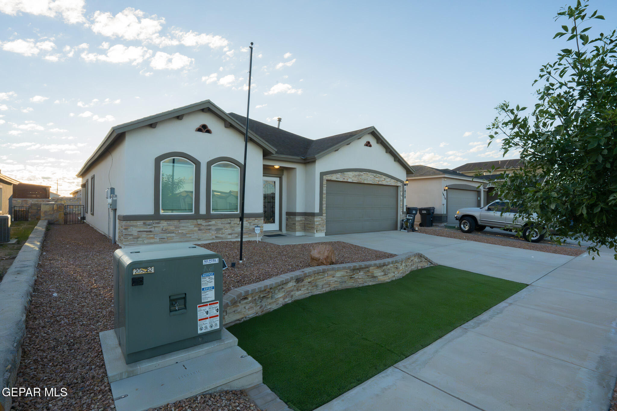 1080 Summer Night Place — photo