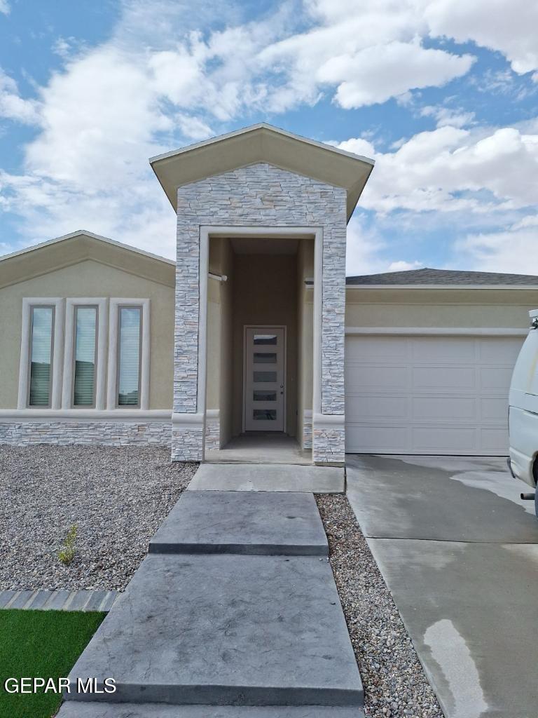 7421 Enchanted Point Drive — photo