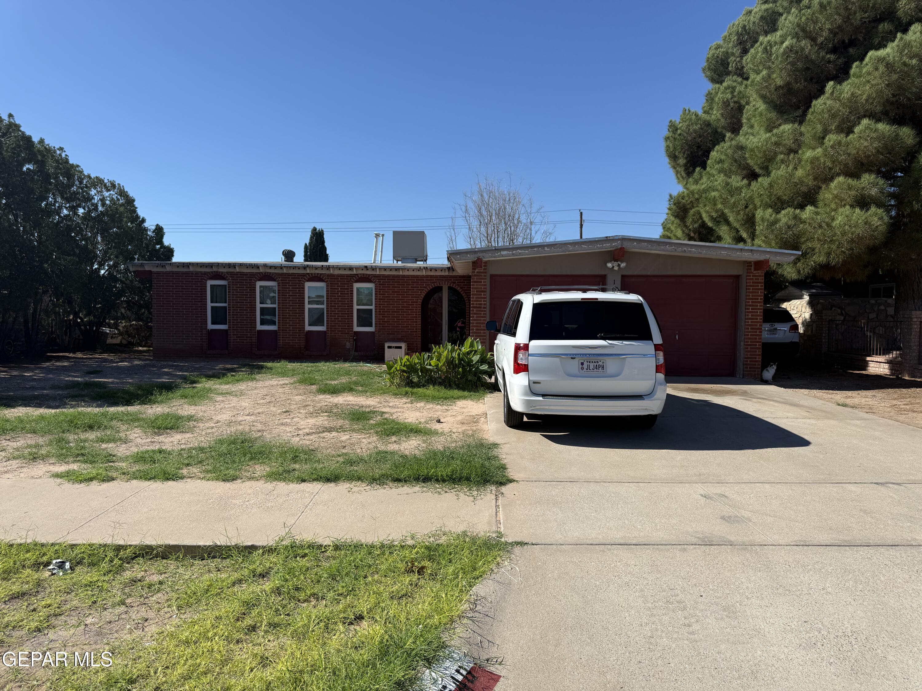 10540 Darin Road — photo