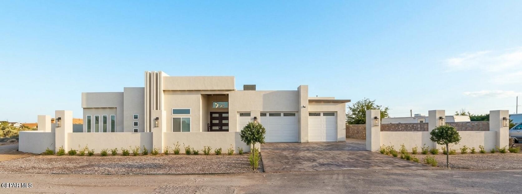 15070 Las Flores Drive — photo