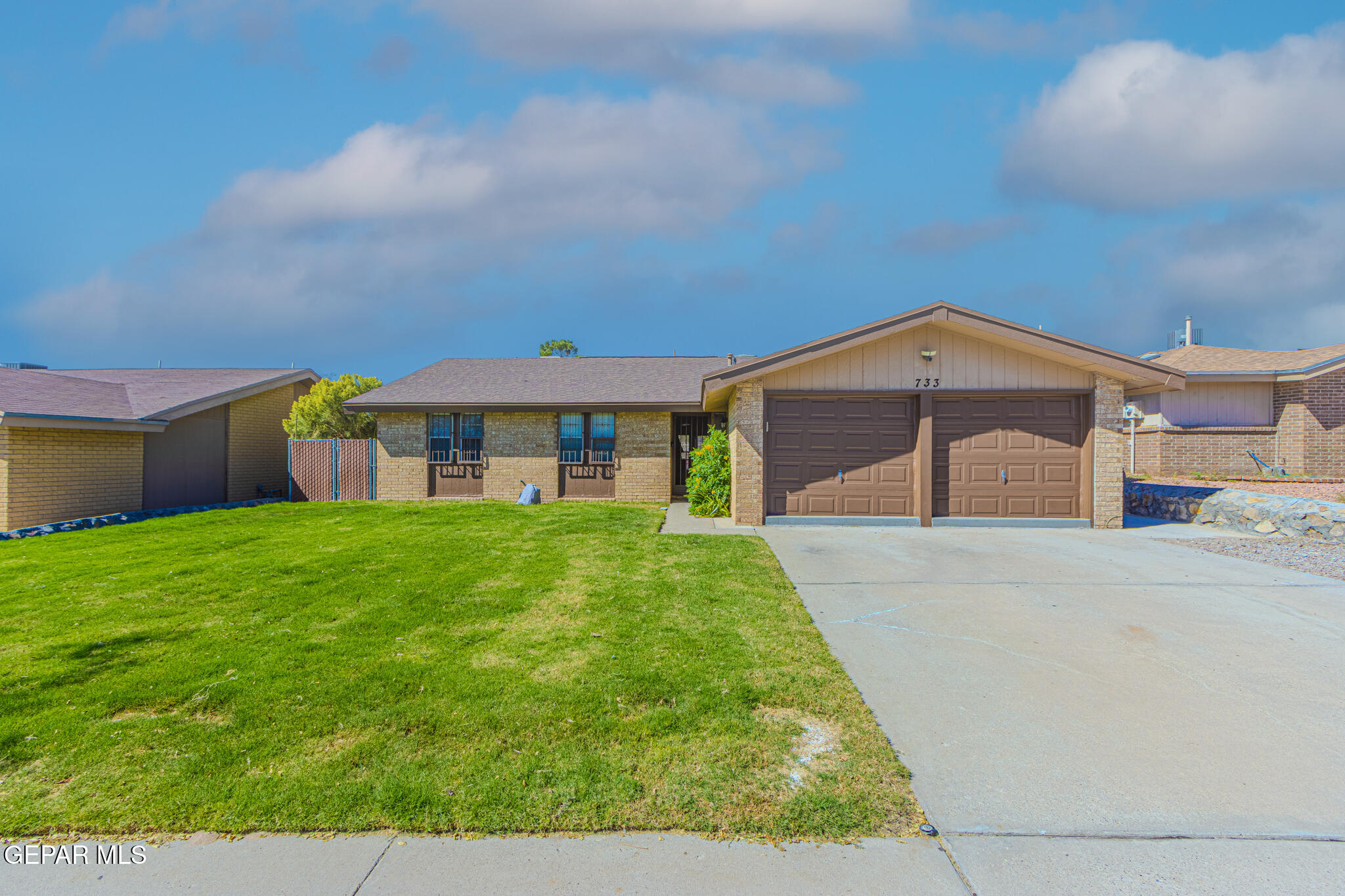 733 Derrickson Drive — photo