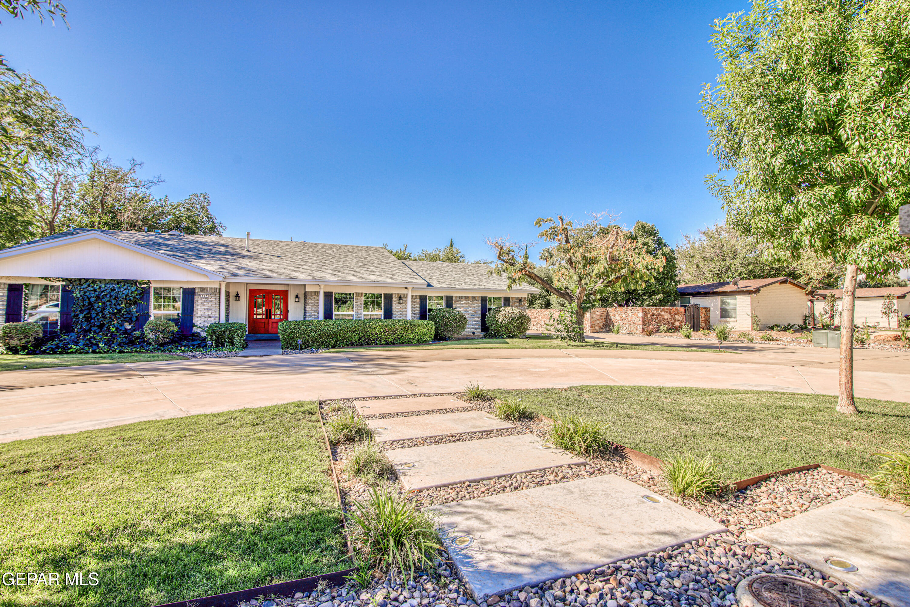 716 Meadowlark Drive — photo