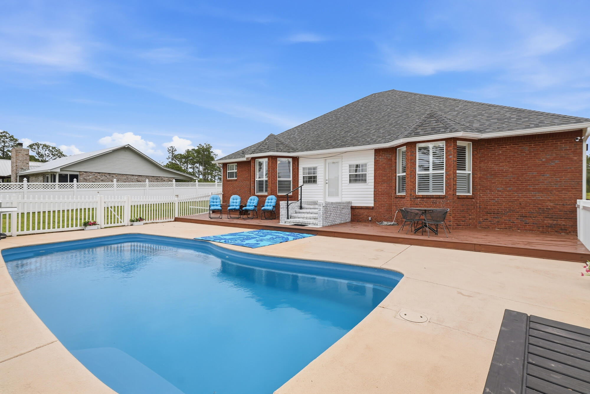 1025 Ten Lake Drive — photo