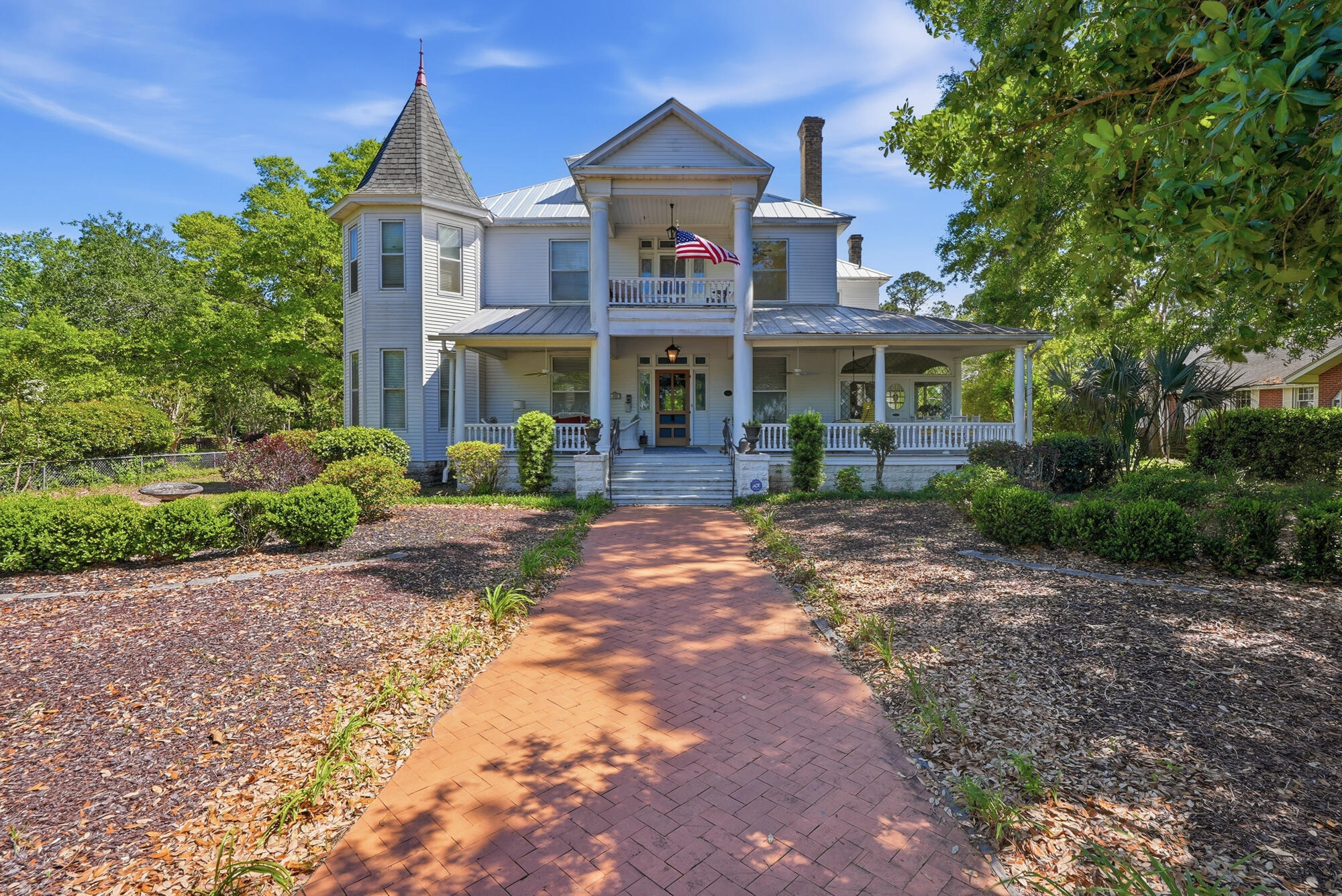 550 Circle Drive — photo