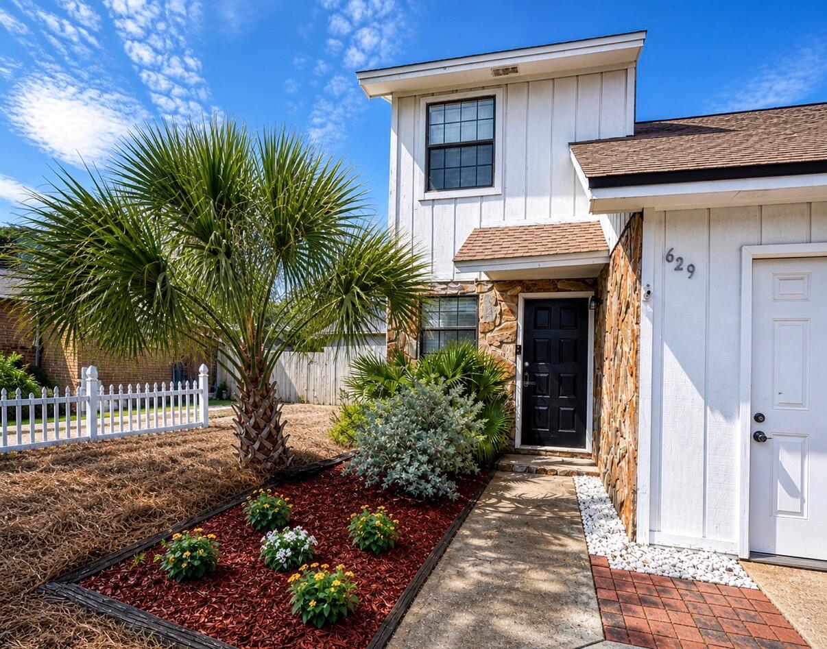 629 Sandalwood Drive — photo