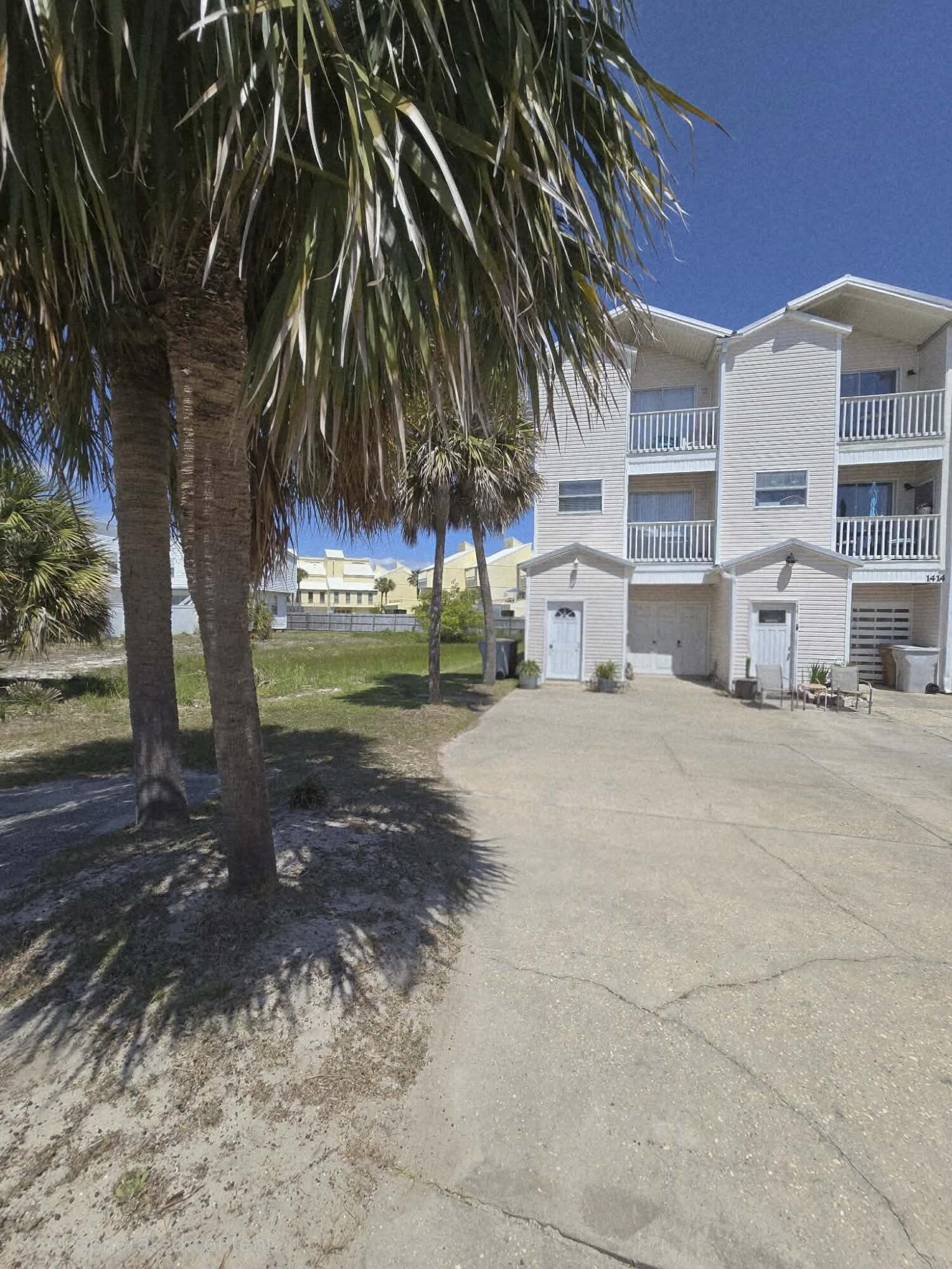 1414 Bahia Drive # D — photo
