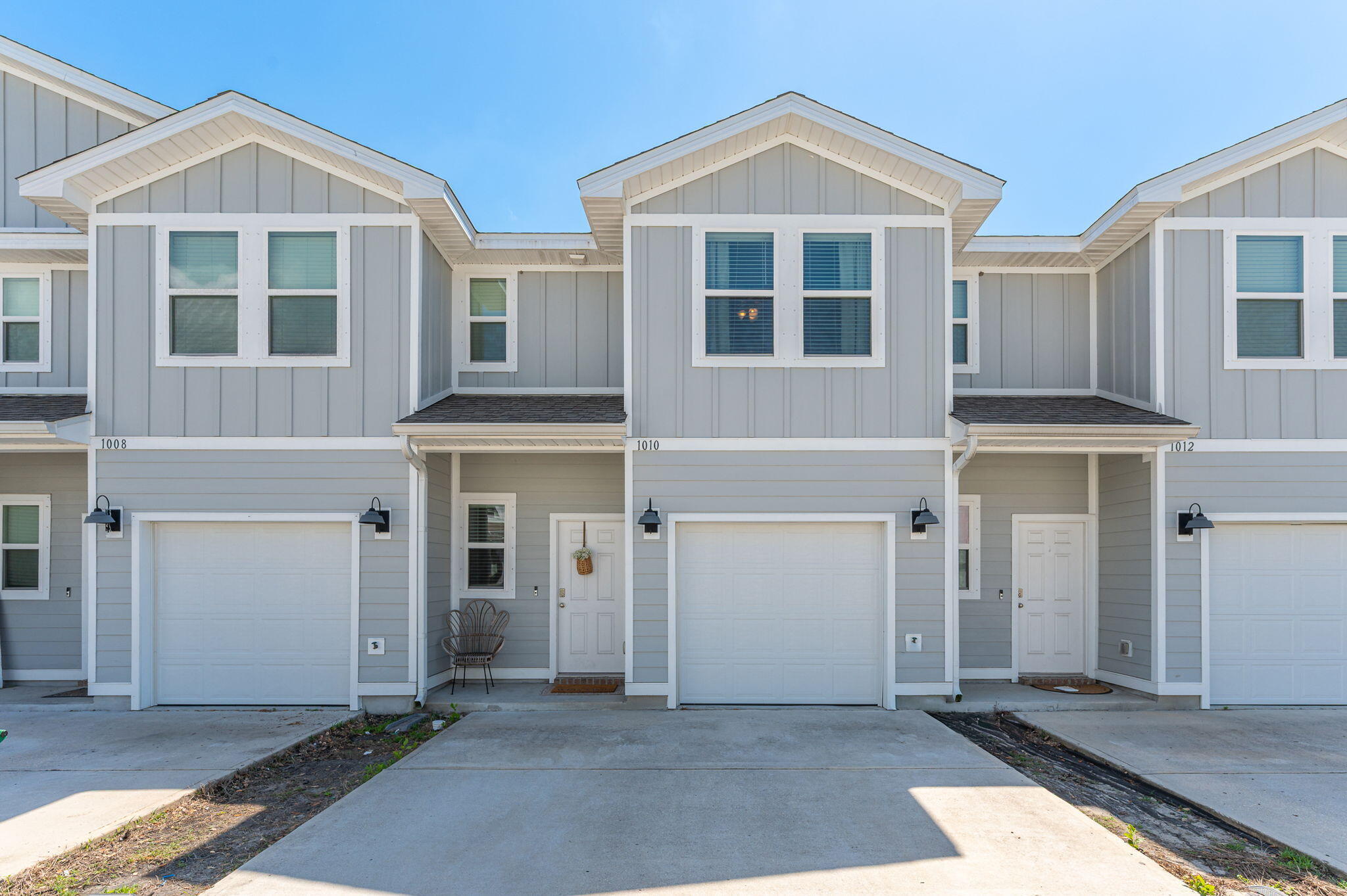 1010 Mclaren Circle — photo
