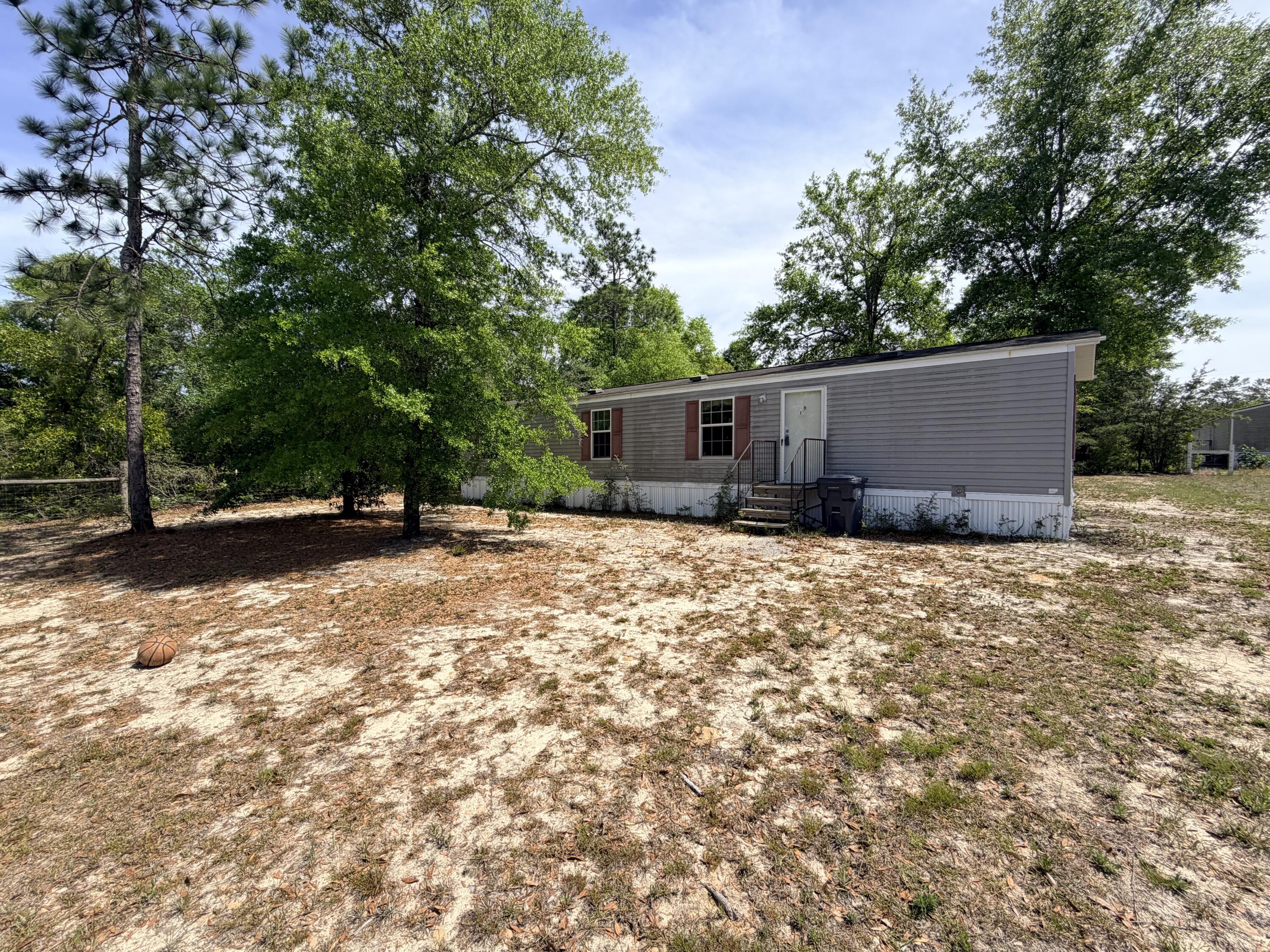 87 Pinetree Lane — photo