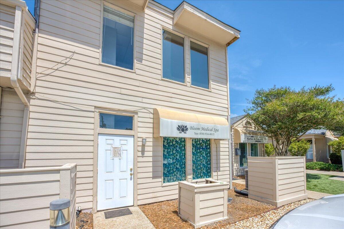 913 Gulf Breeze Parkway Ste 15 — photo