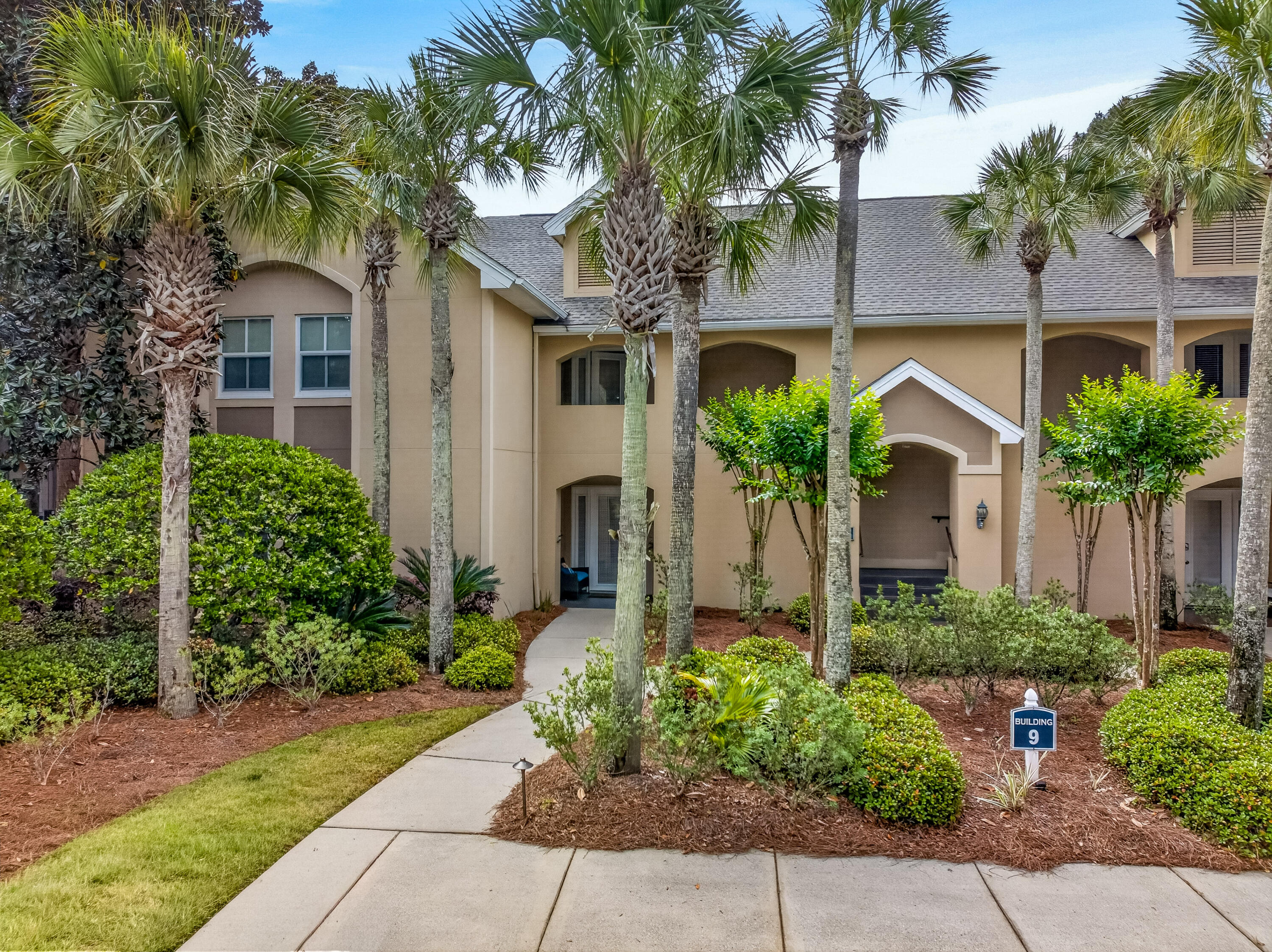 8563 Turnberry Drive #8563 — photo