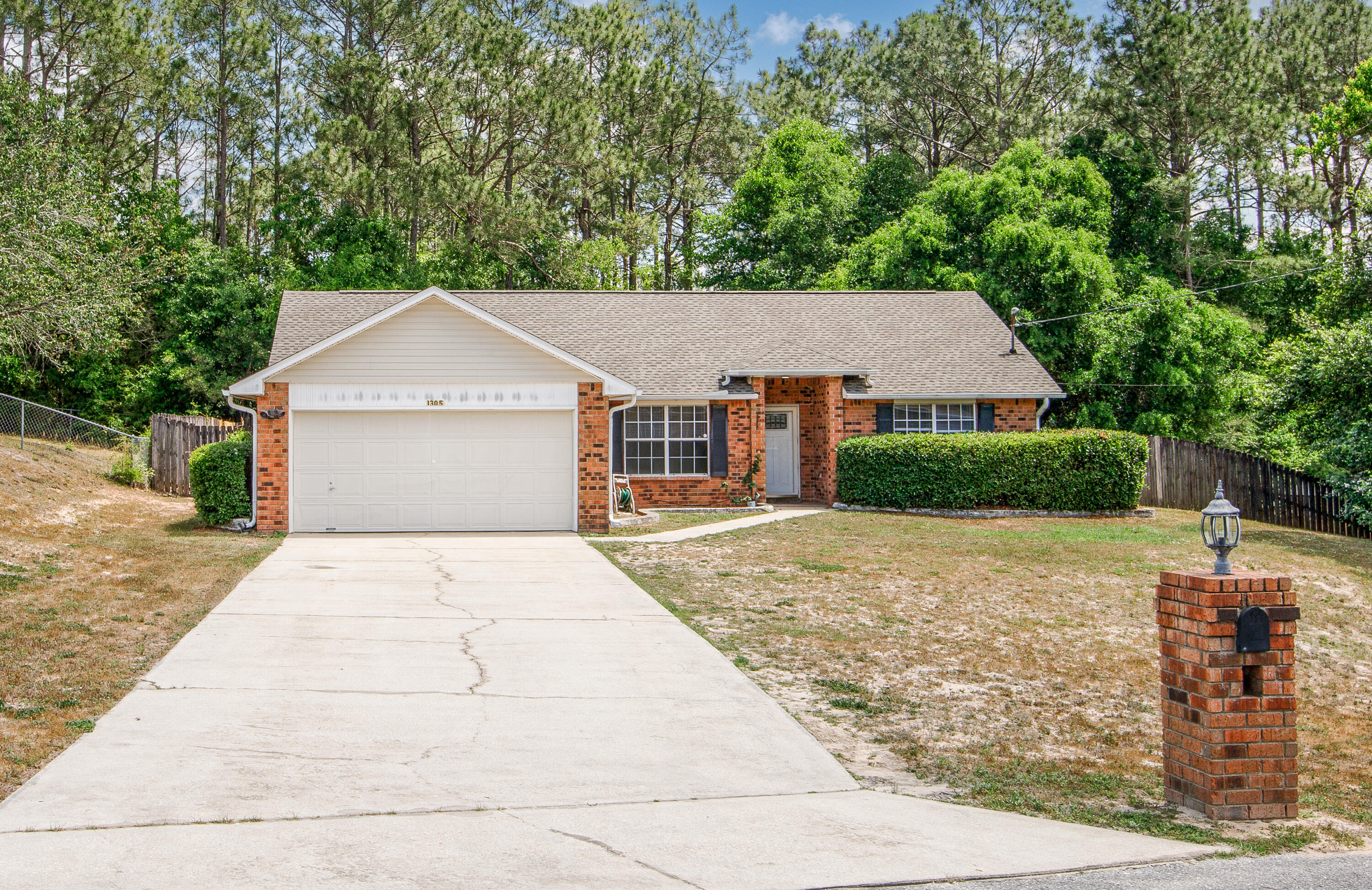 1305 Jefferyscot Court — photo