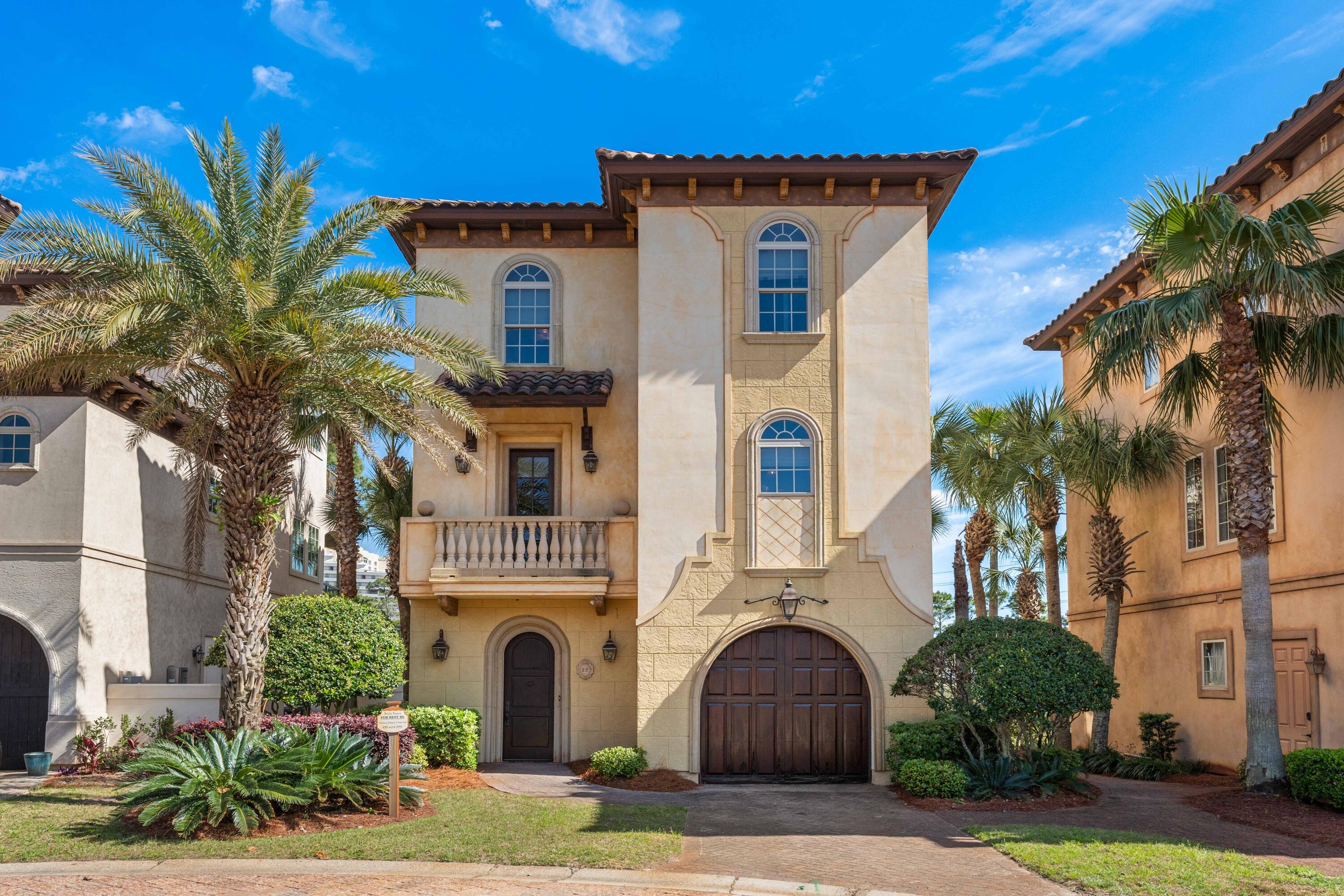 22 St Tropez Court — photo