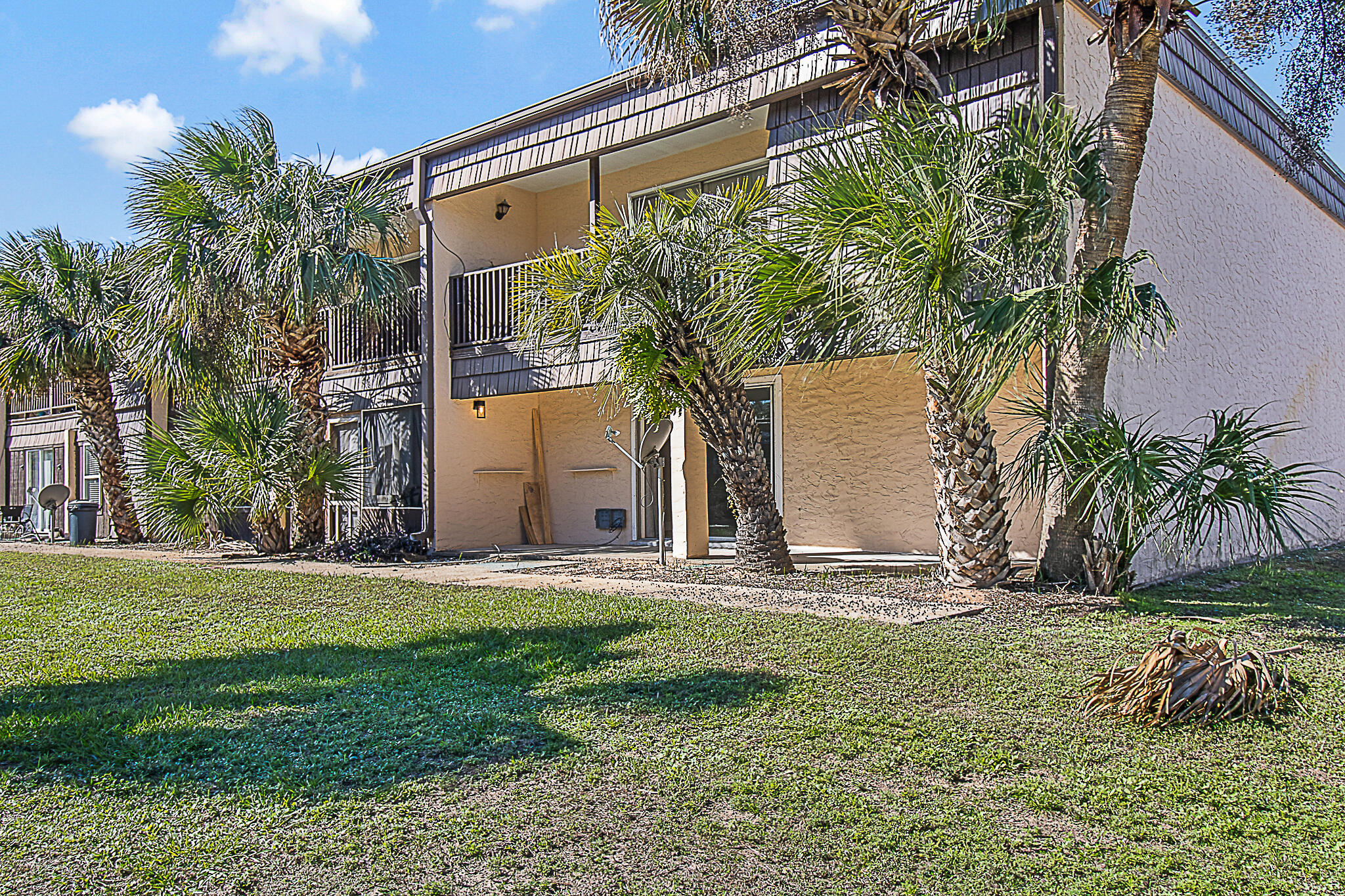 402 Marshall Court Unit 01 — photo