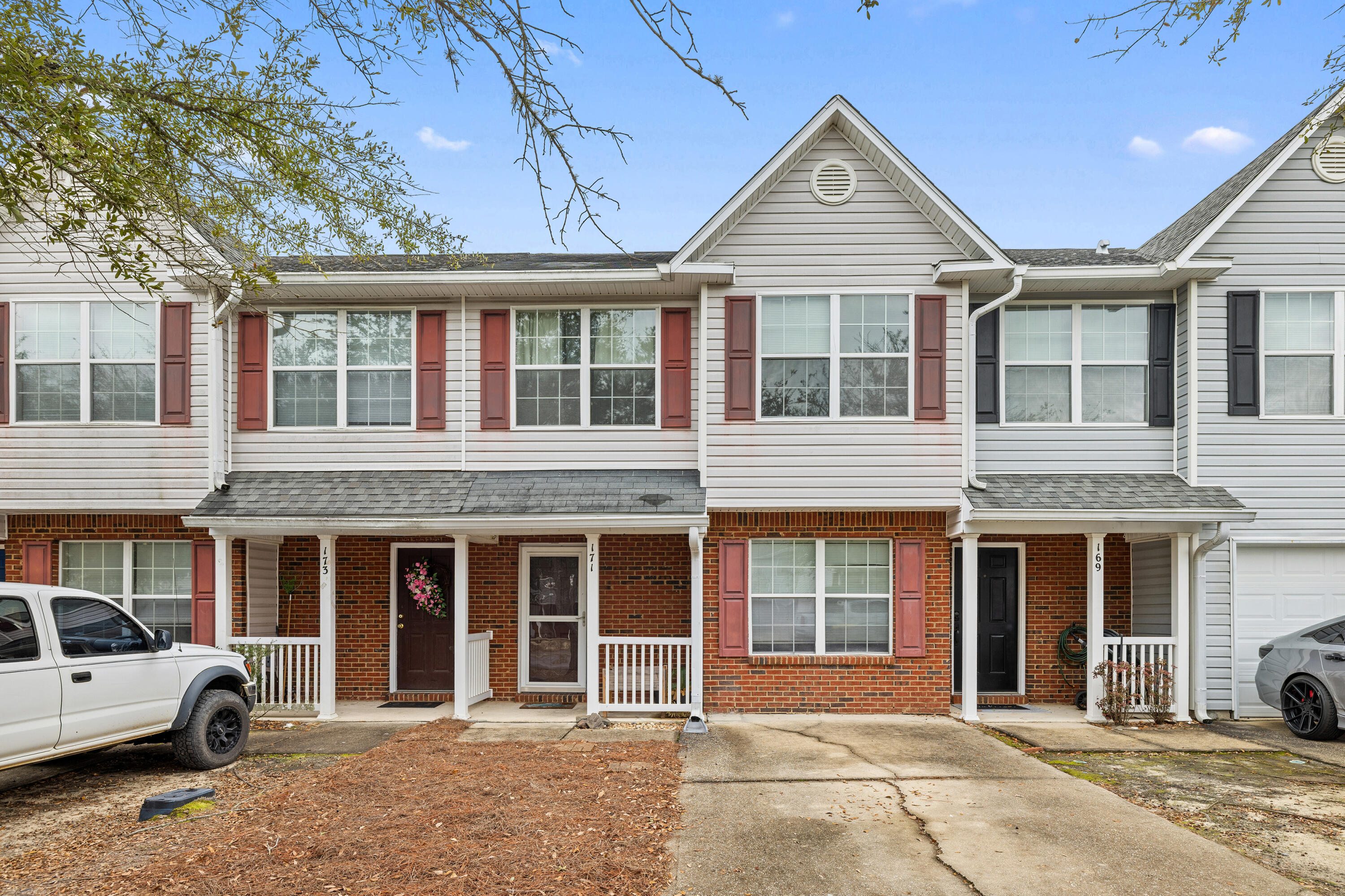 171 Swaying Pine Court — photo