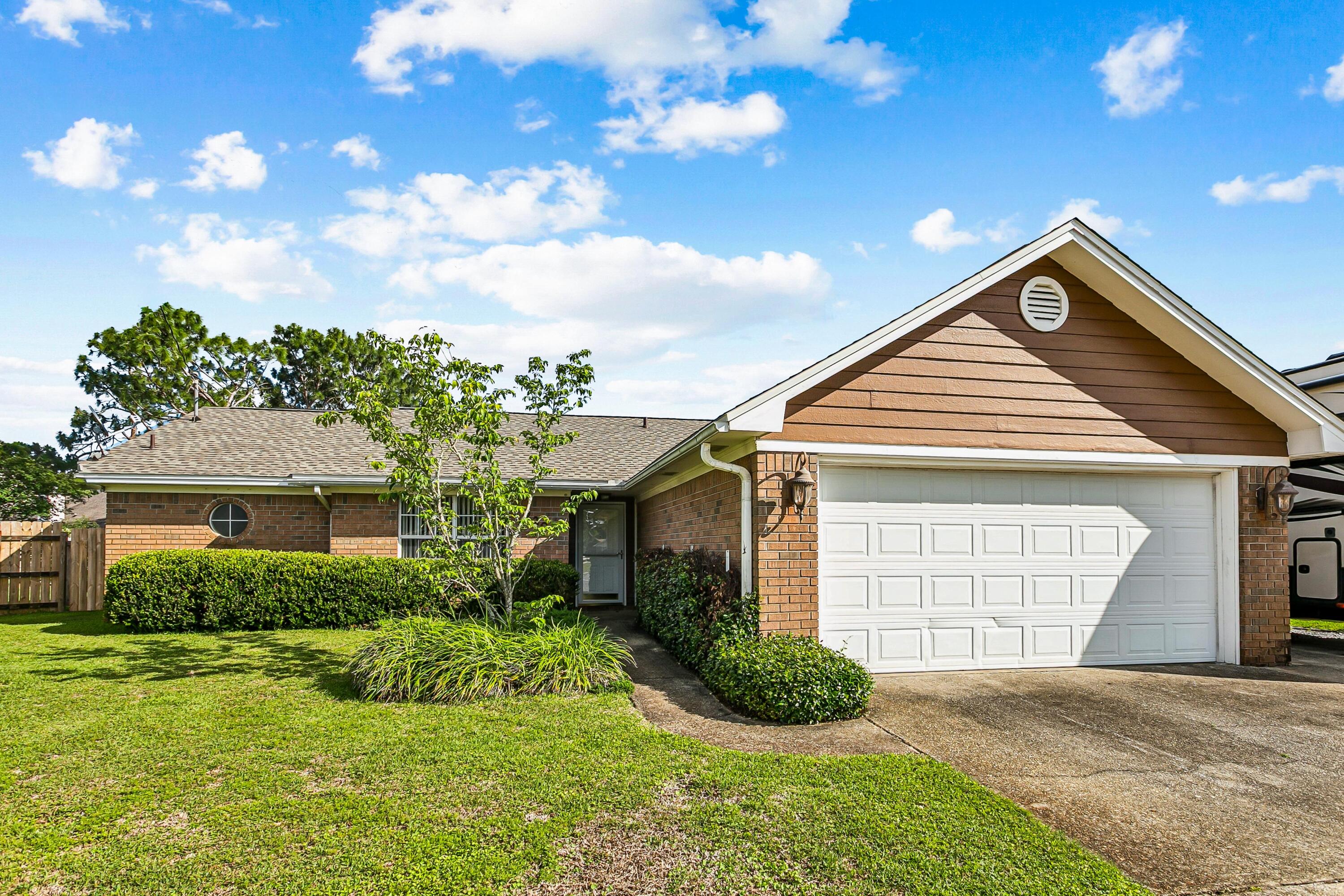2201 Wedgewood Court — photo