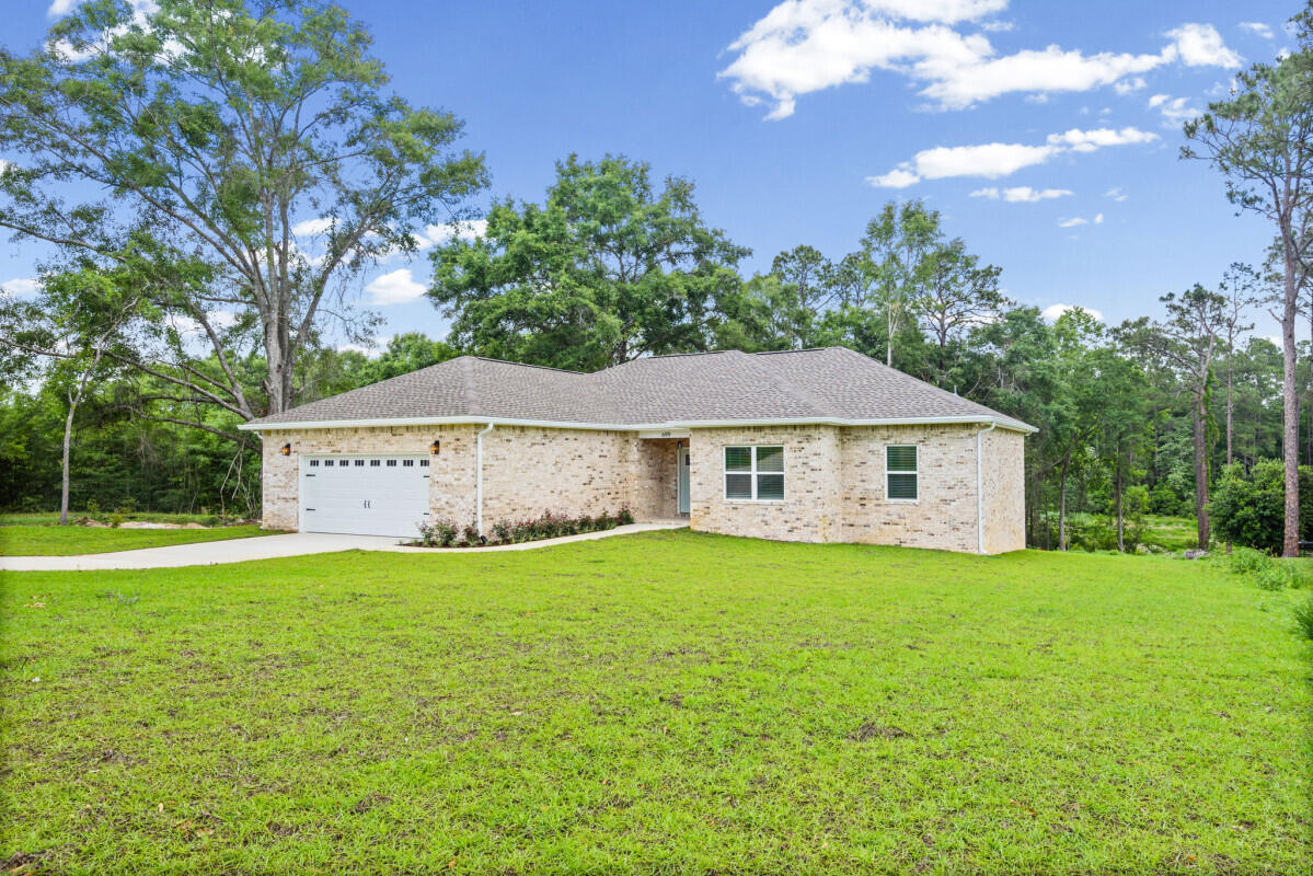 699 Pinewood Drive — photo