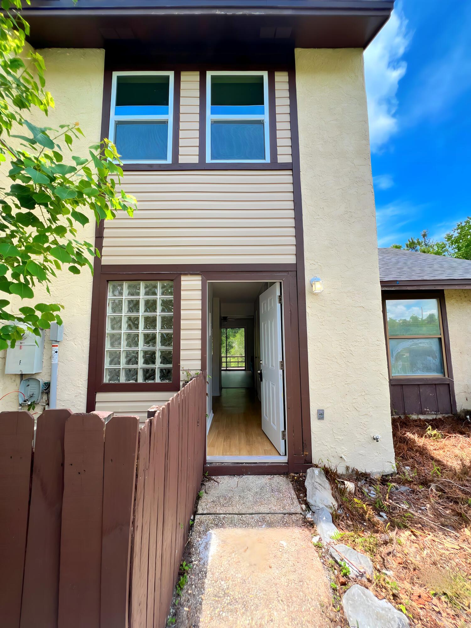 1730 Mallard Drive Apt F — photo